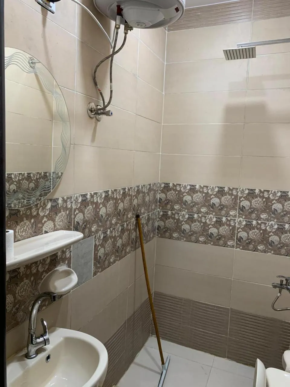 Sphinx palace pyramids view inn