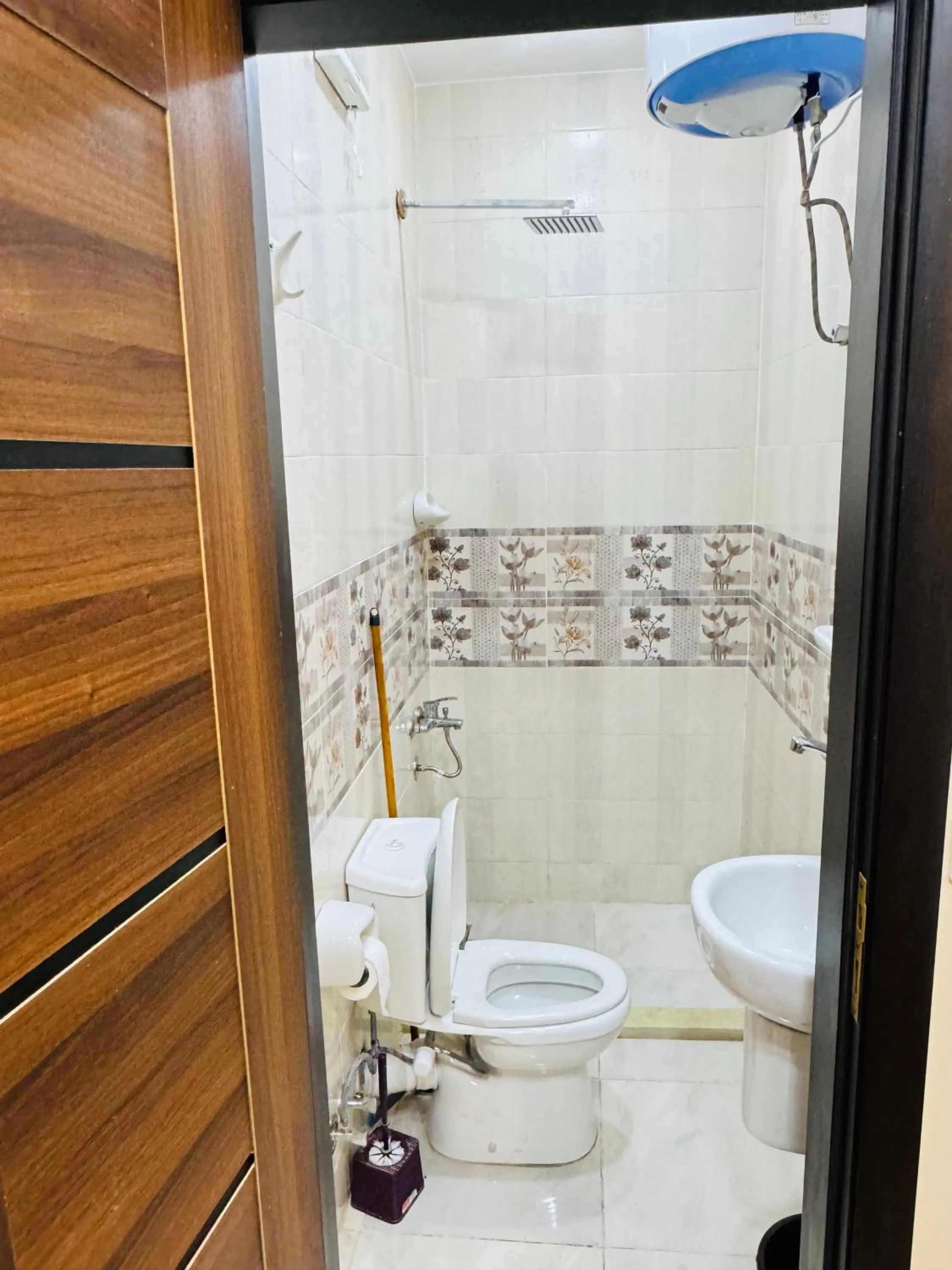 Sphinx palace pyramids view inn