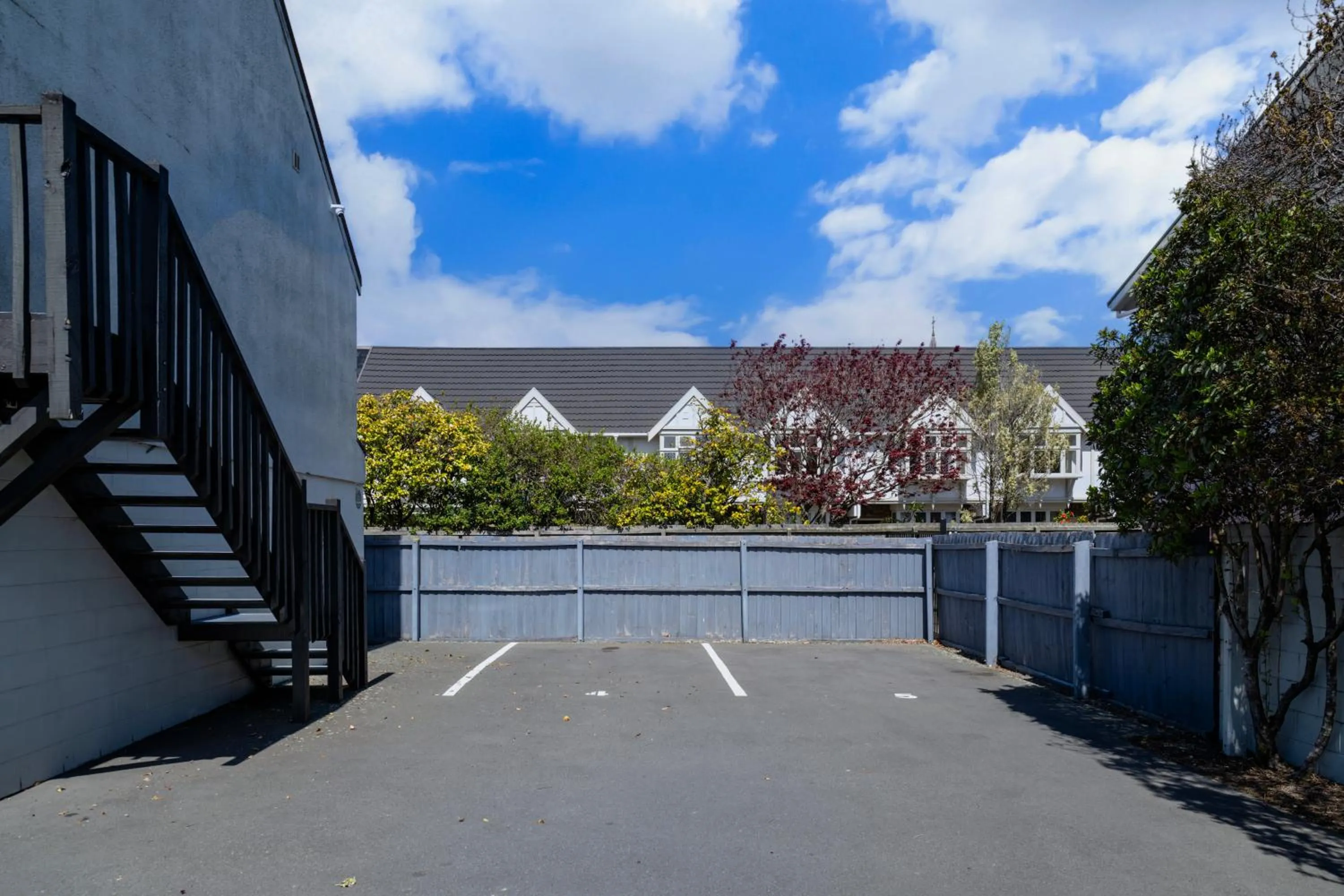 Parking in Merivale Court Motel & Apartments