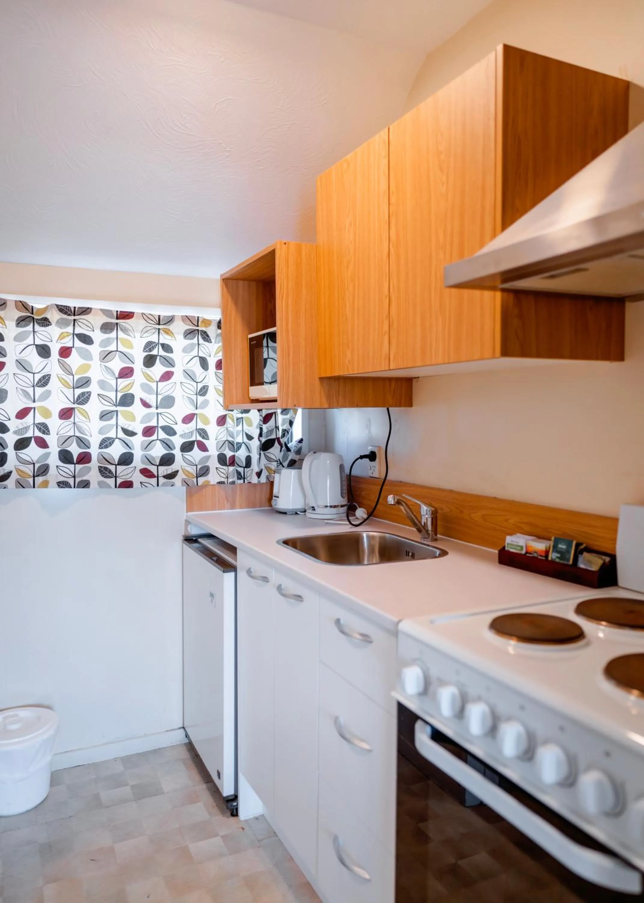 kitchen in Merivale Court Motel & Apartments