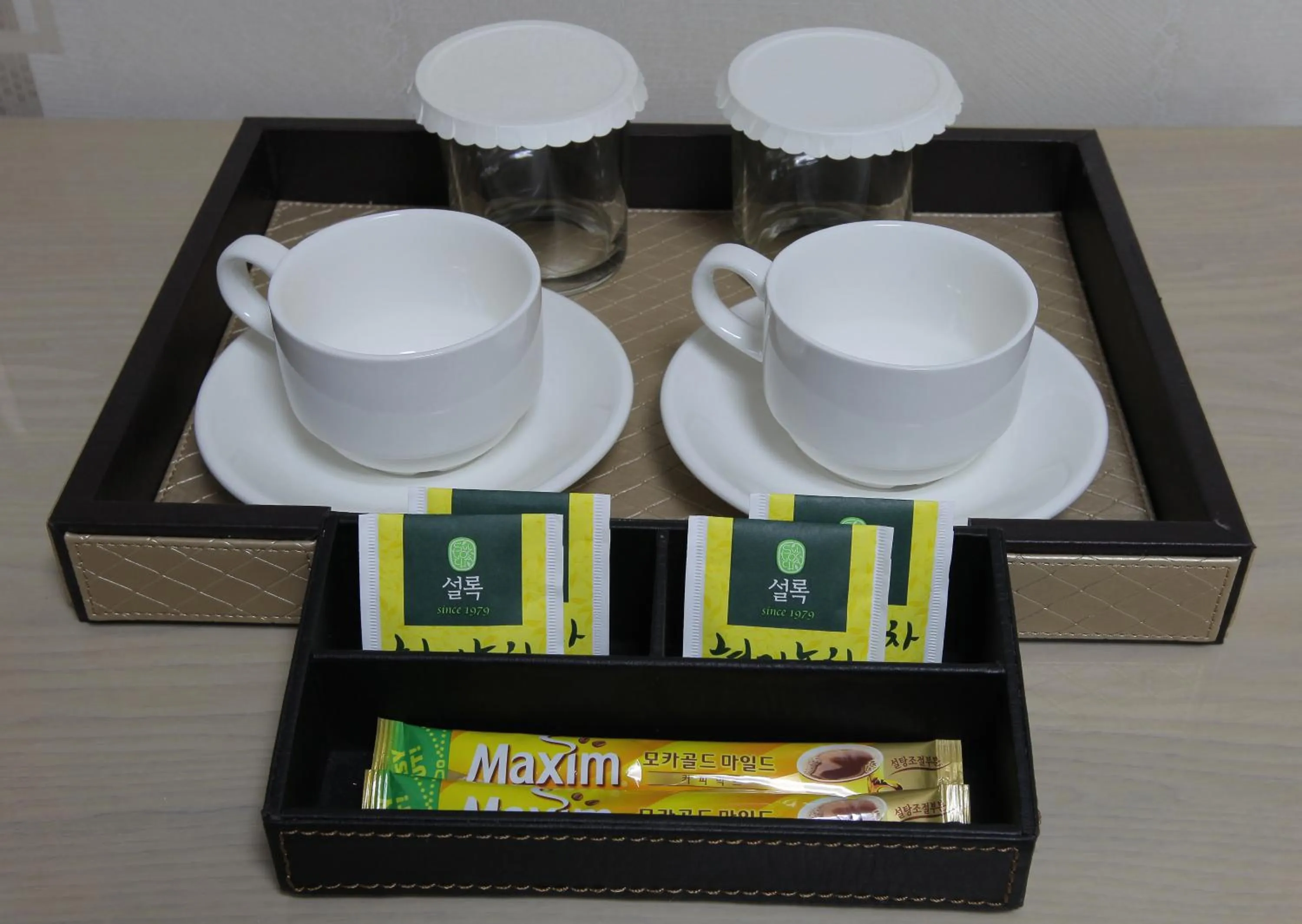 Coffee/tea facilities in Hotel Daewoo Inn