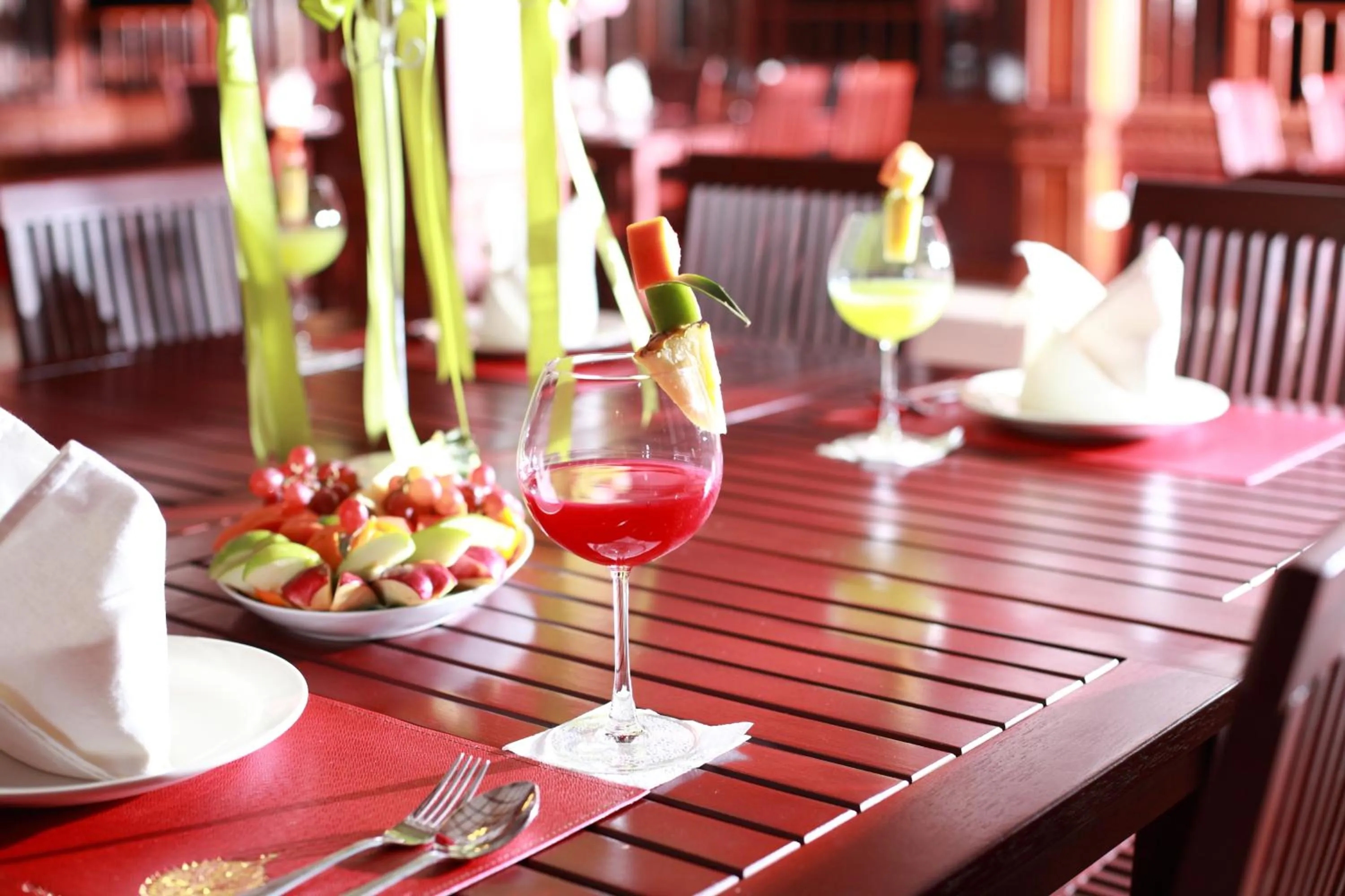 Restaurant/places to eat in Manorom Boutique Hotel