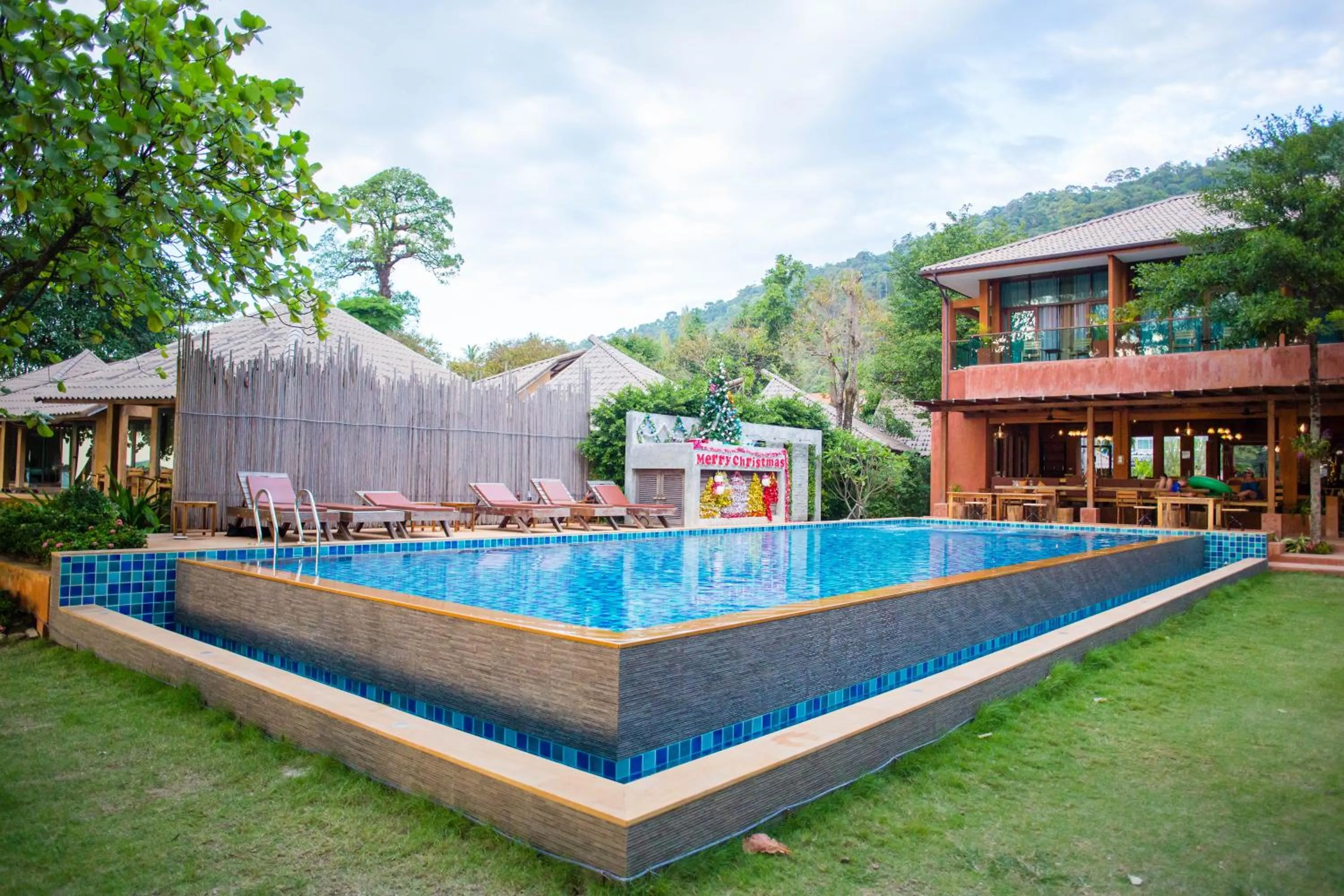 Property building in Flora I Talay