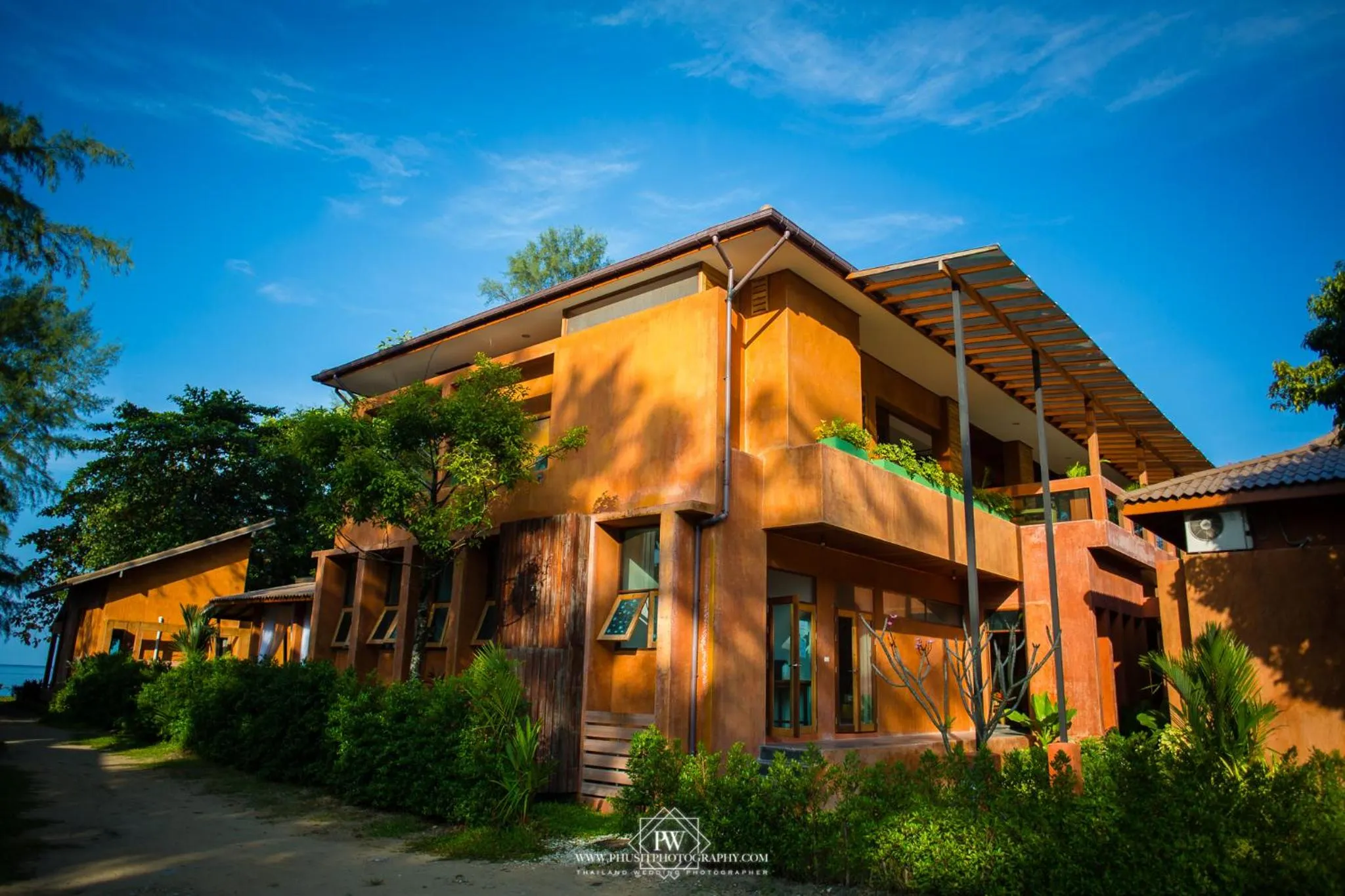 Property building in Flora I Talay