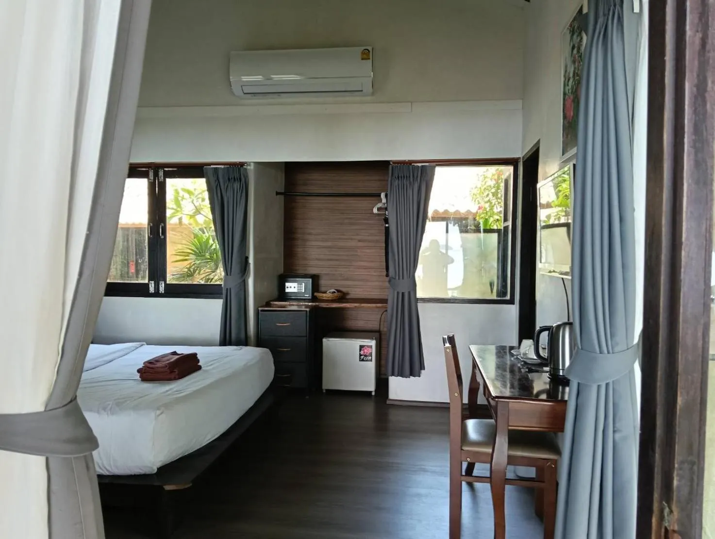 Bedroom, Bed in Flora I Talay