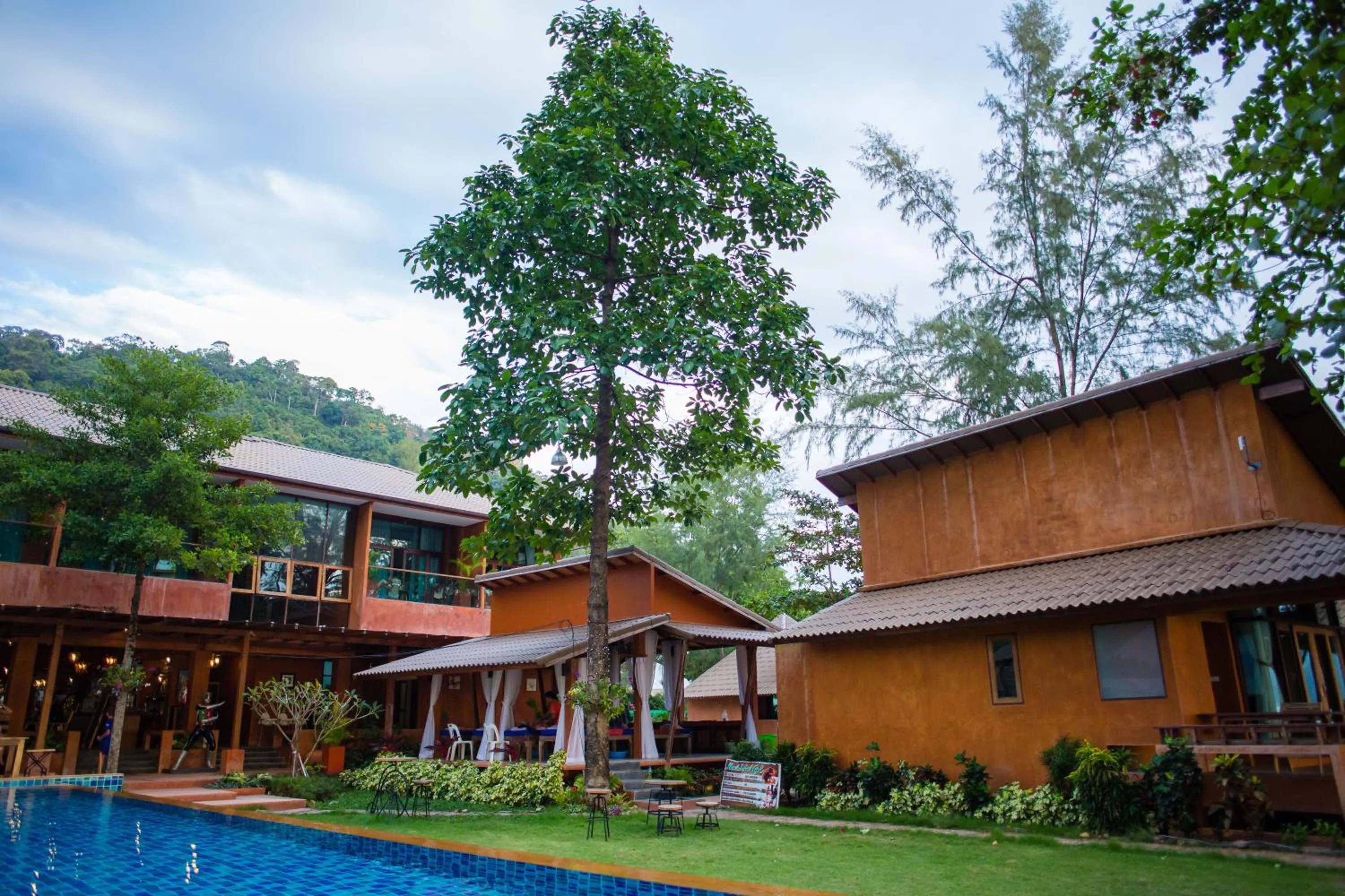 Property building in Flora I Talay