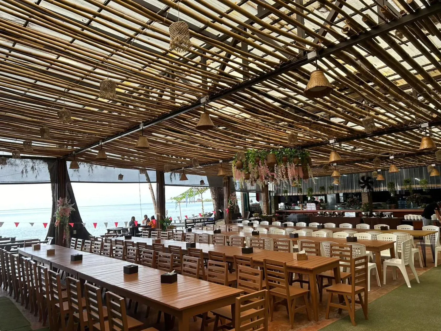 Restaurant/places to eat in Flora I Talay