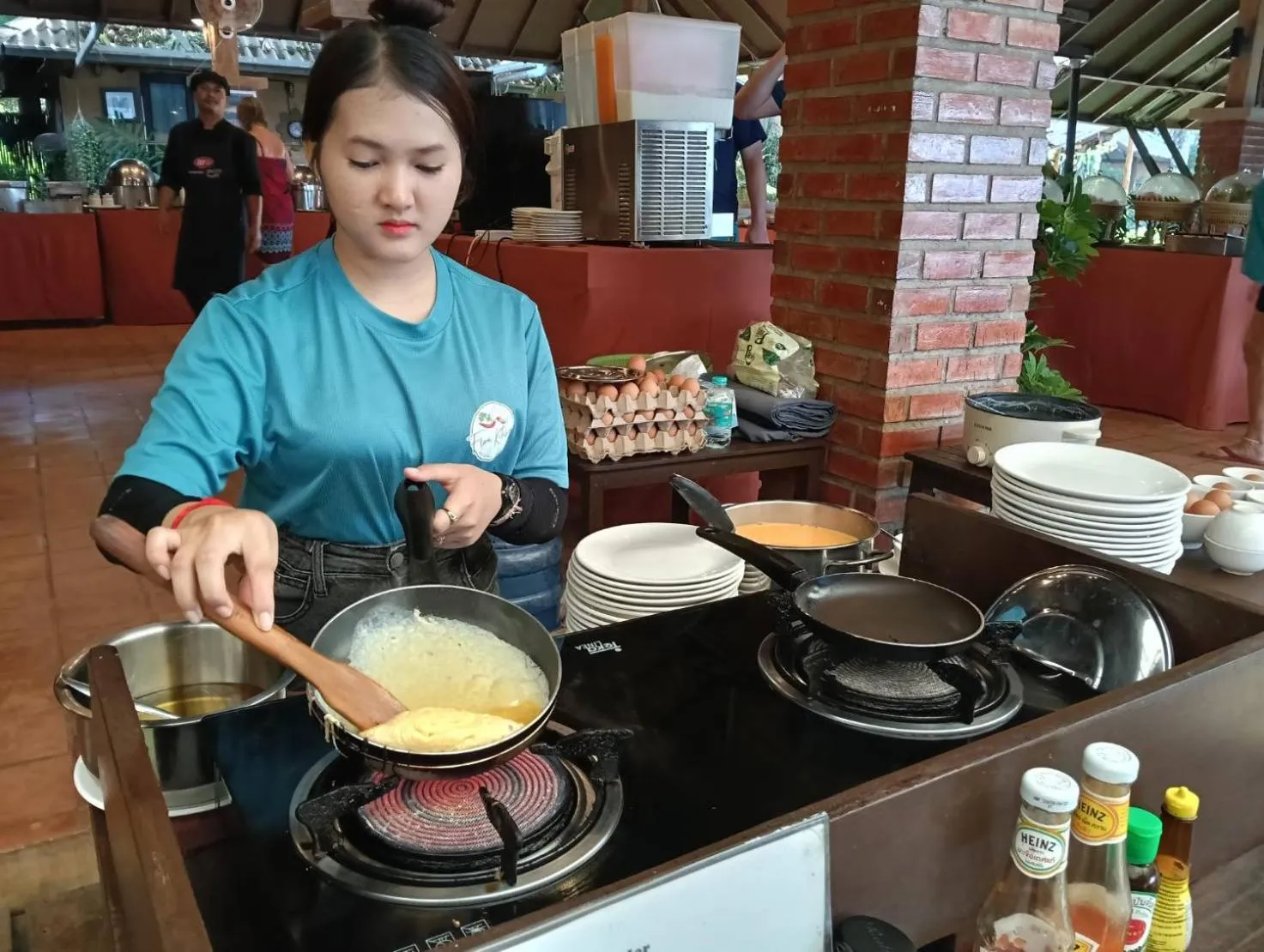 Breakfast in Flora I Talay