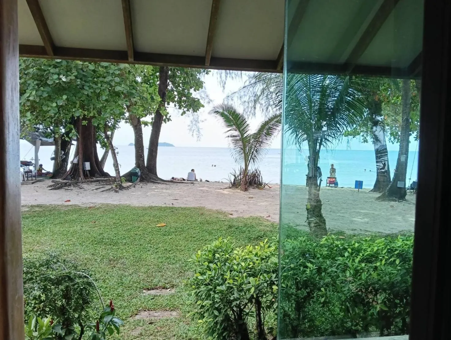 Beach in Flora I Talay