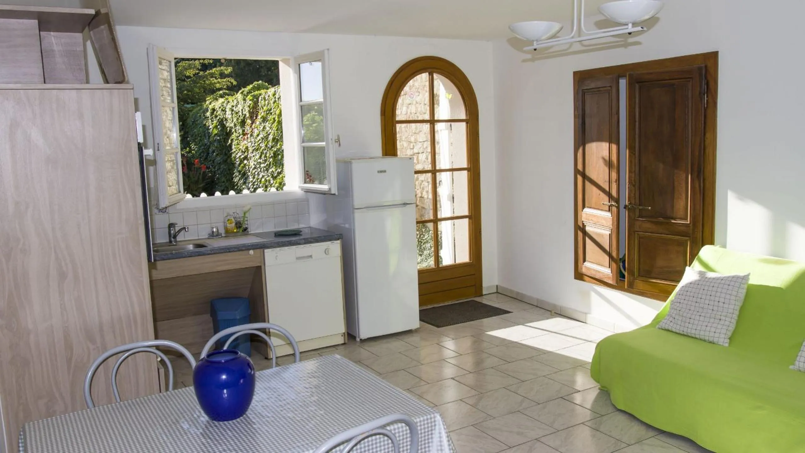 Kitchen or kitchenette in CHEZ PIERRE