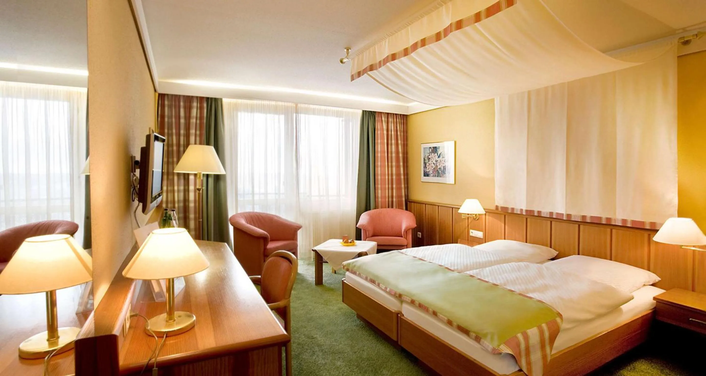 Bedroom, Bed in Wellness-& Nationalpark Hotel Schliffkopf, BWSC