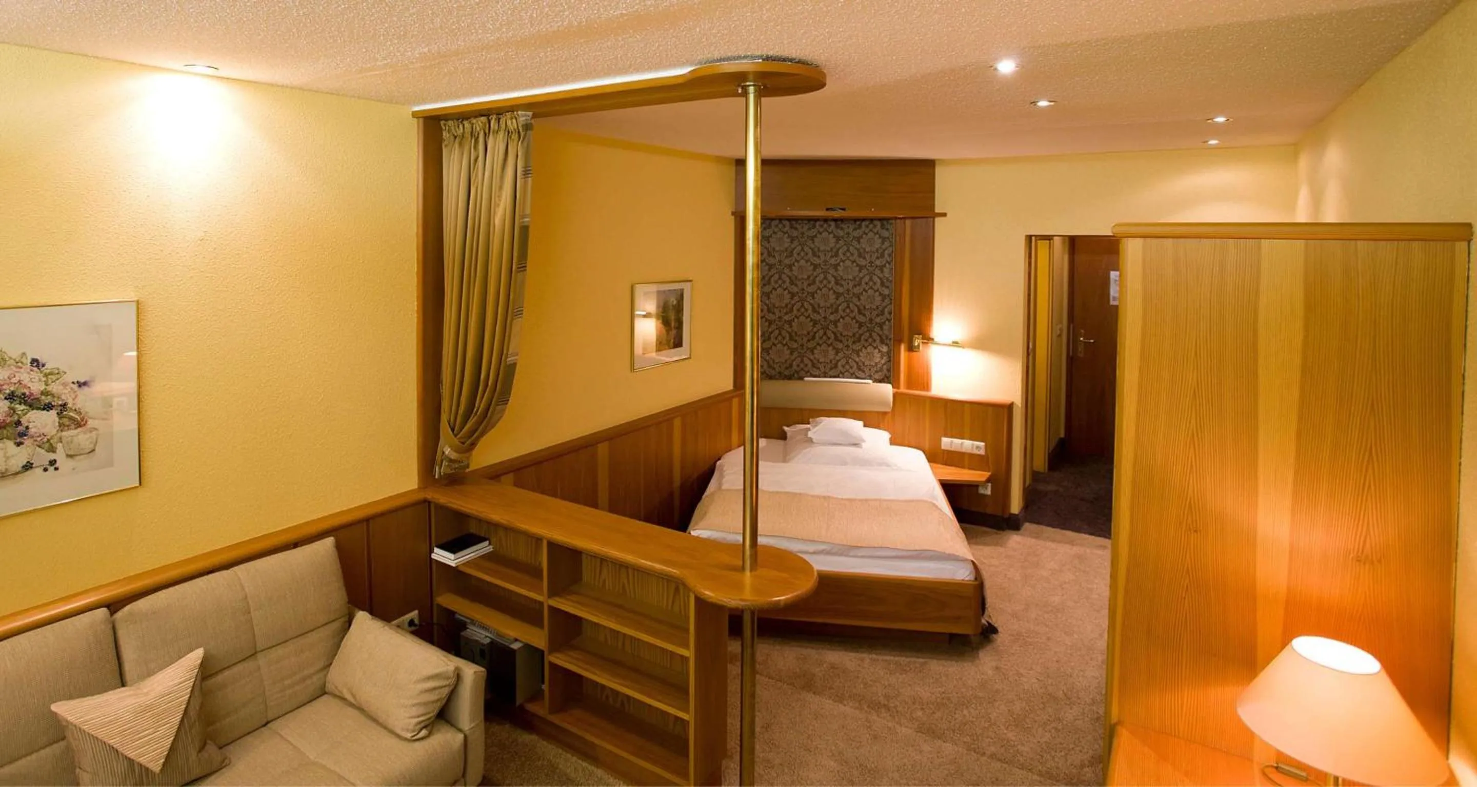 Bedroom, Bed in Wellness-& Nationalpark Hotel Schliffkopf, BWSC