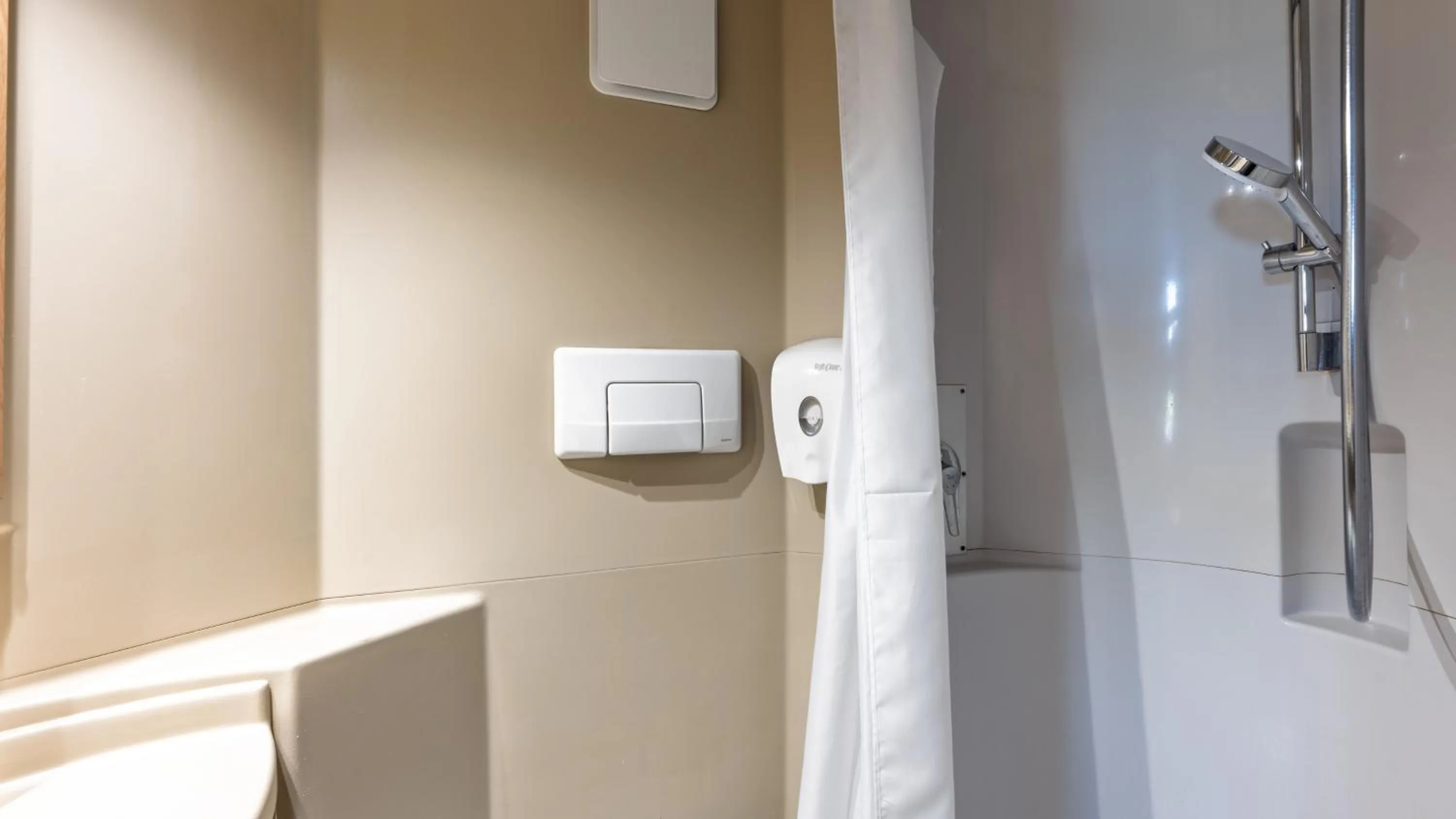 Bathroom in Premiere Classe Lille Ouest - Lomme