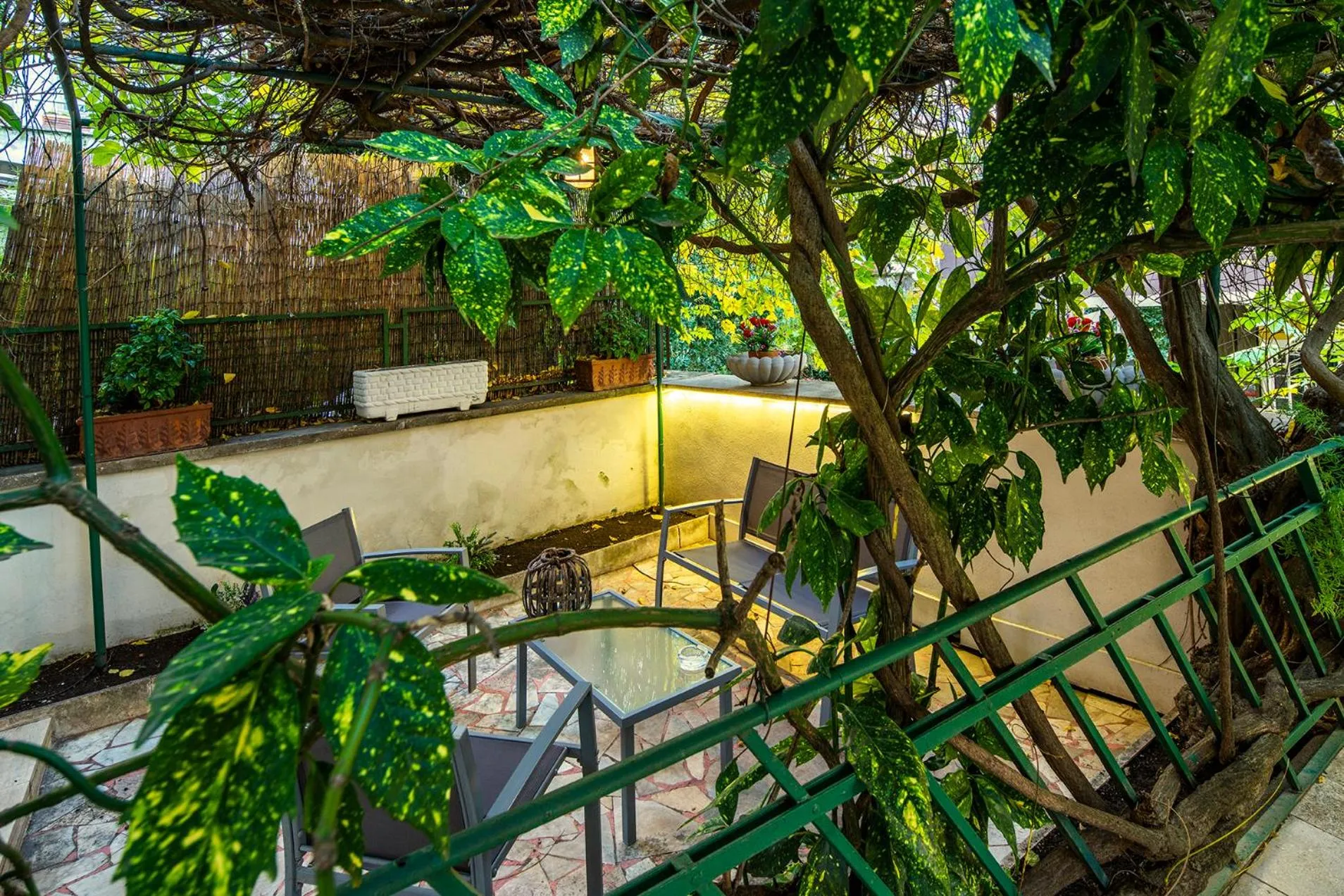 Patio in GARDEN HOUSE - Luxury Guest House - Self check-in only