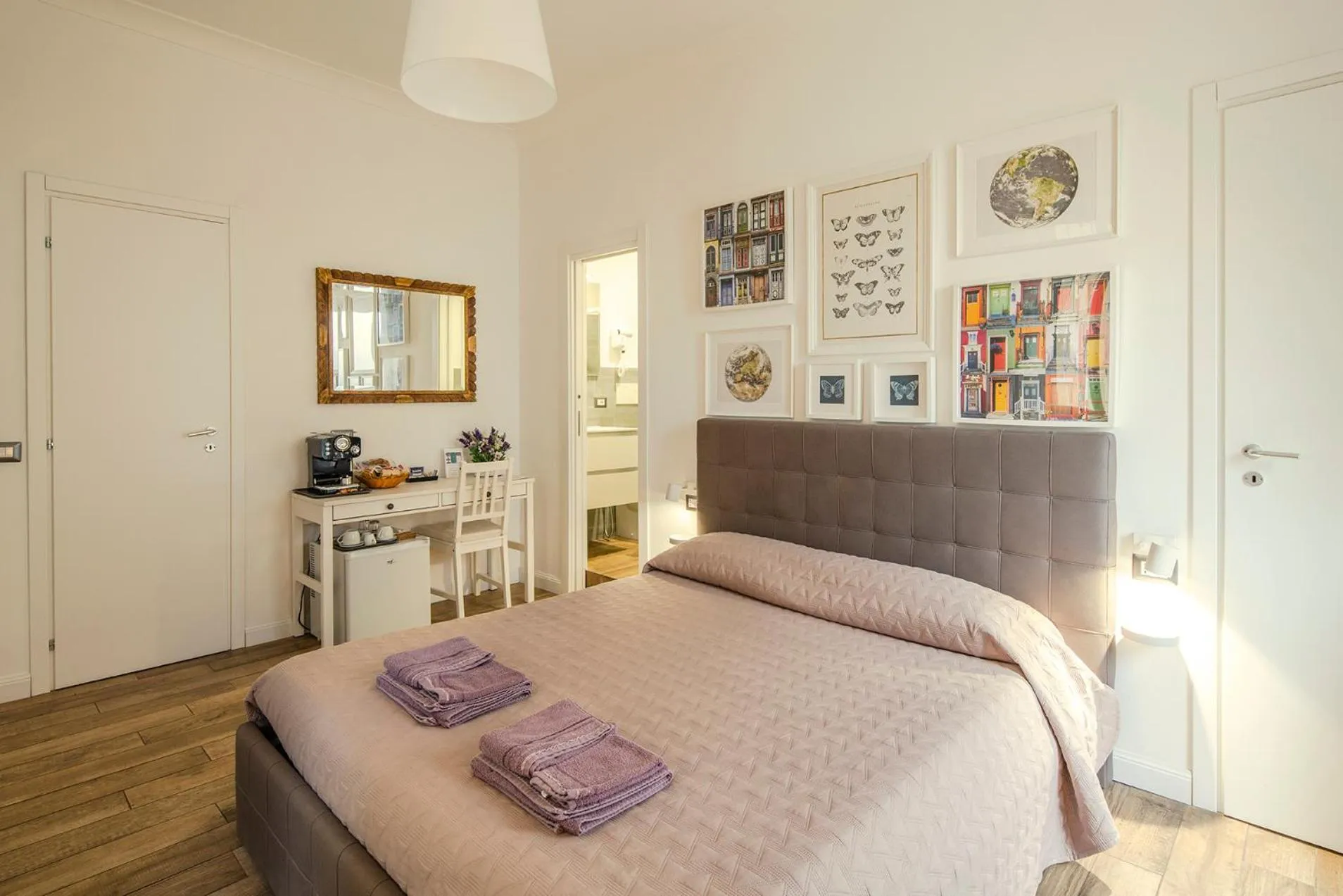 Bed in GARDEN HOUSE - Luxury Guest House - Self check-in only