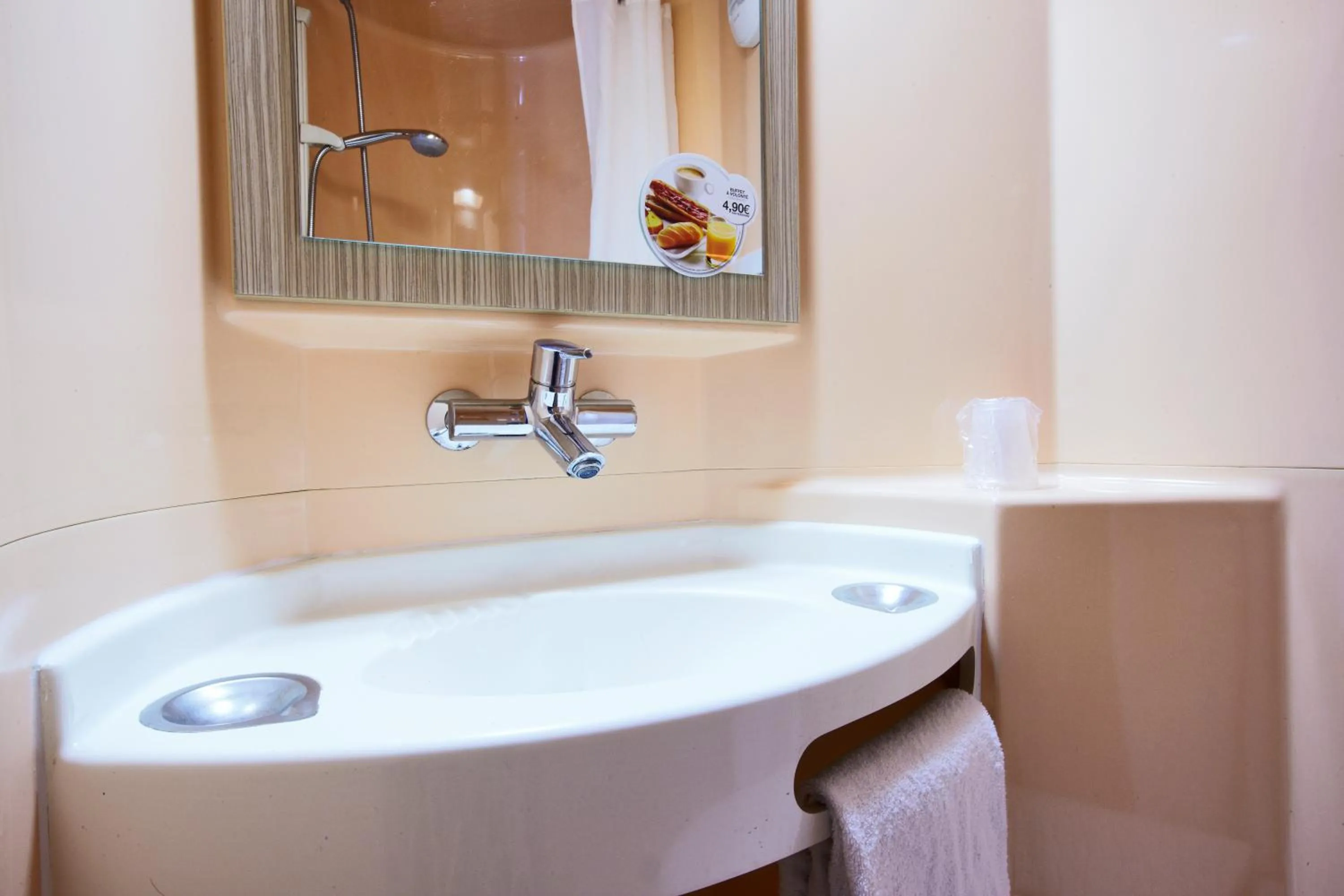 Standard Room - 2 Single Beds in Premiere Classe Villepinte Centre - Parc des Expositions