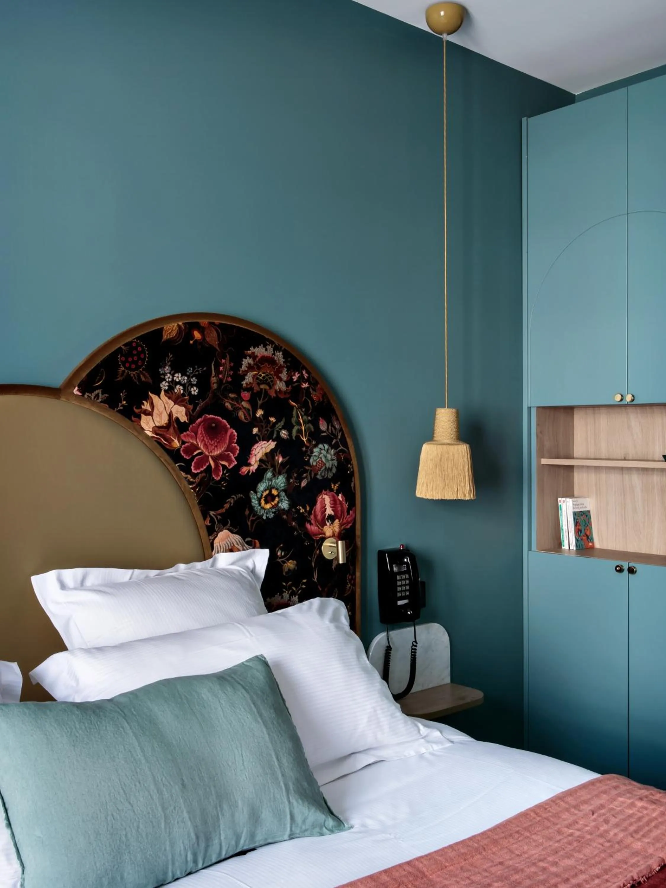 Bed in Hôtel Léopold - Orso Hotels