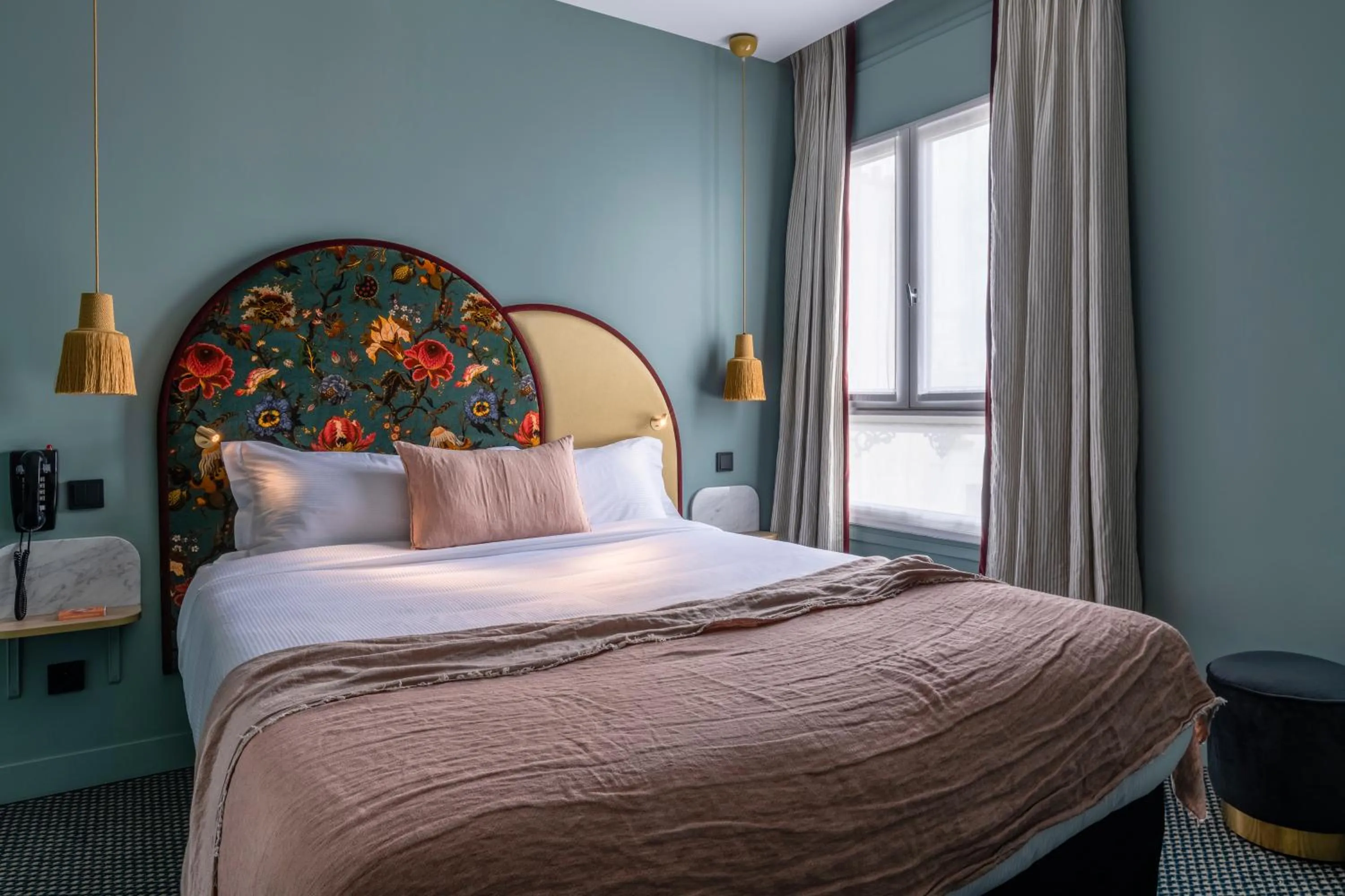 Bed in Hôtel Léopold - Orso Hotels