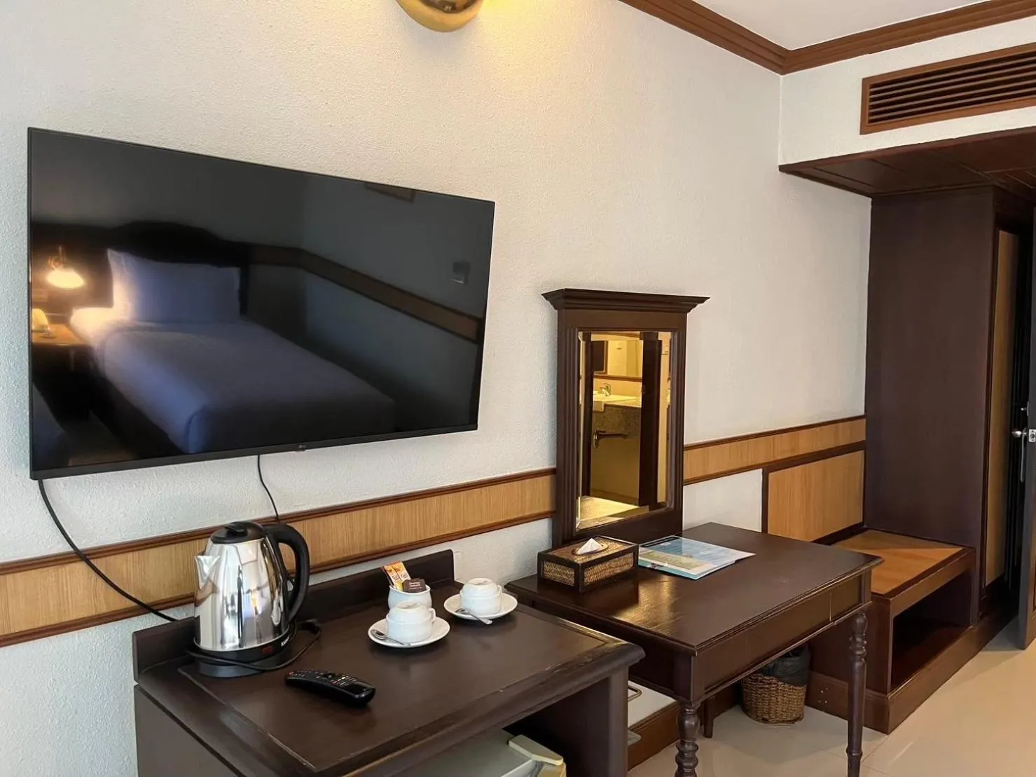 Communal lounge/ TV room in Suntara Wellness Resort & Hotel