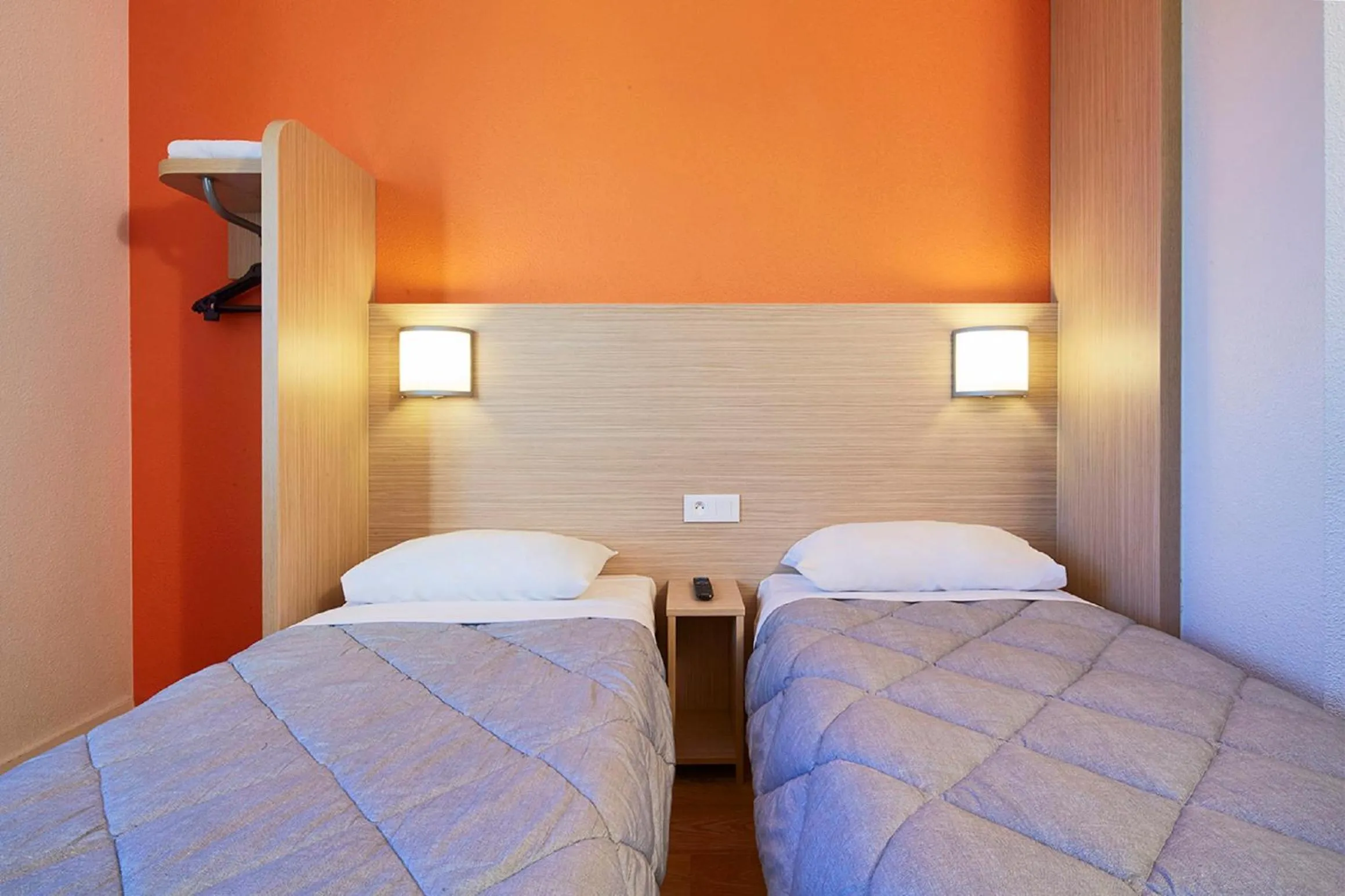 Photo of the whole room, Bed in Première Classe Marne la Vallée - Bussy Saint Georges