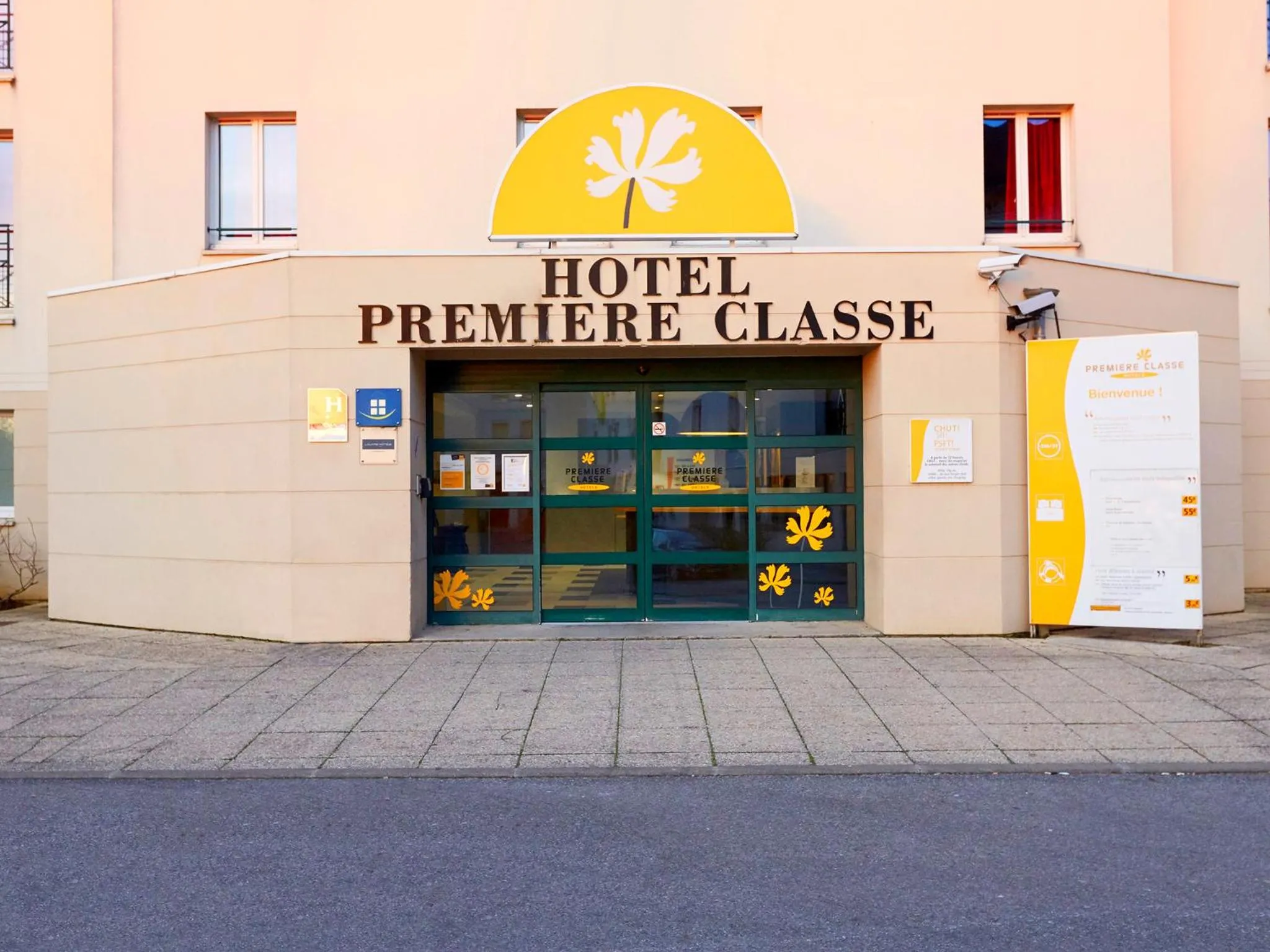 Facade/entrance in Première Classe Marne la Vallée - Bussy Saint Georges