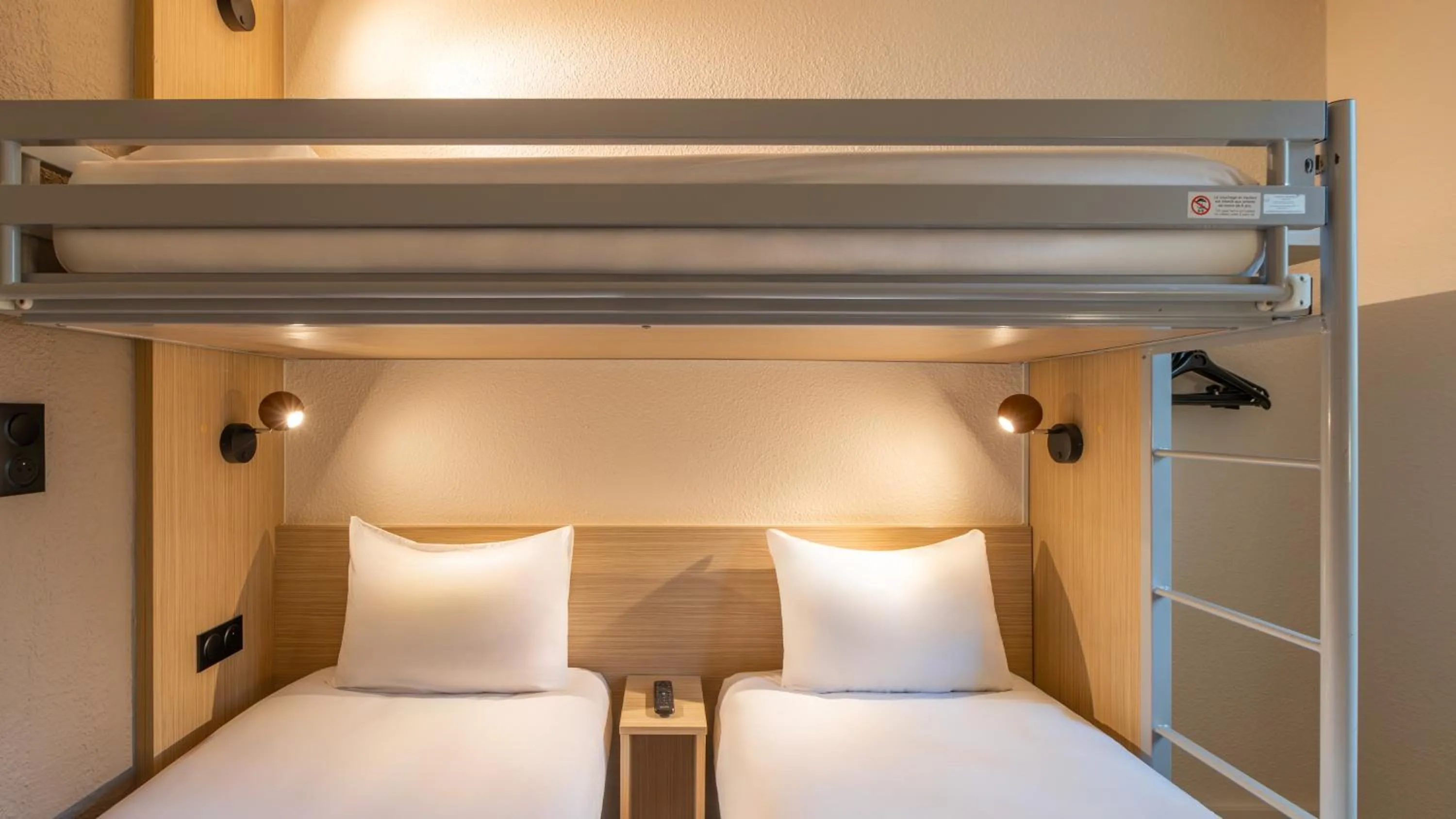 Bed in Première Classe Marne la Vallée - Bussy Saint Georges