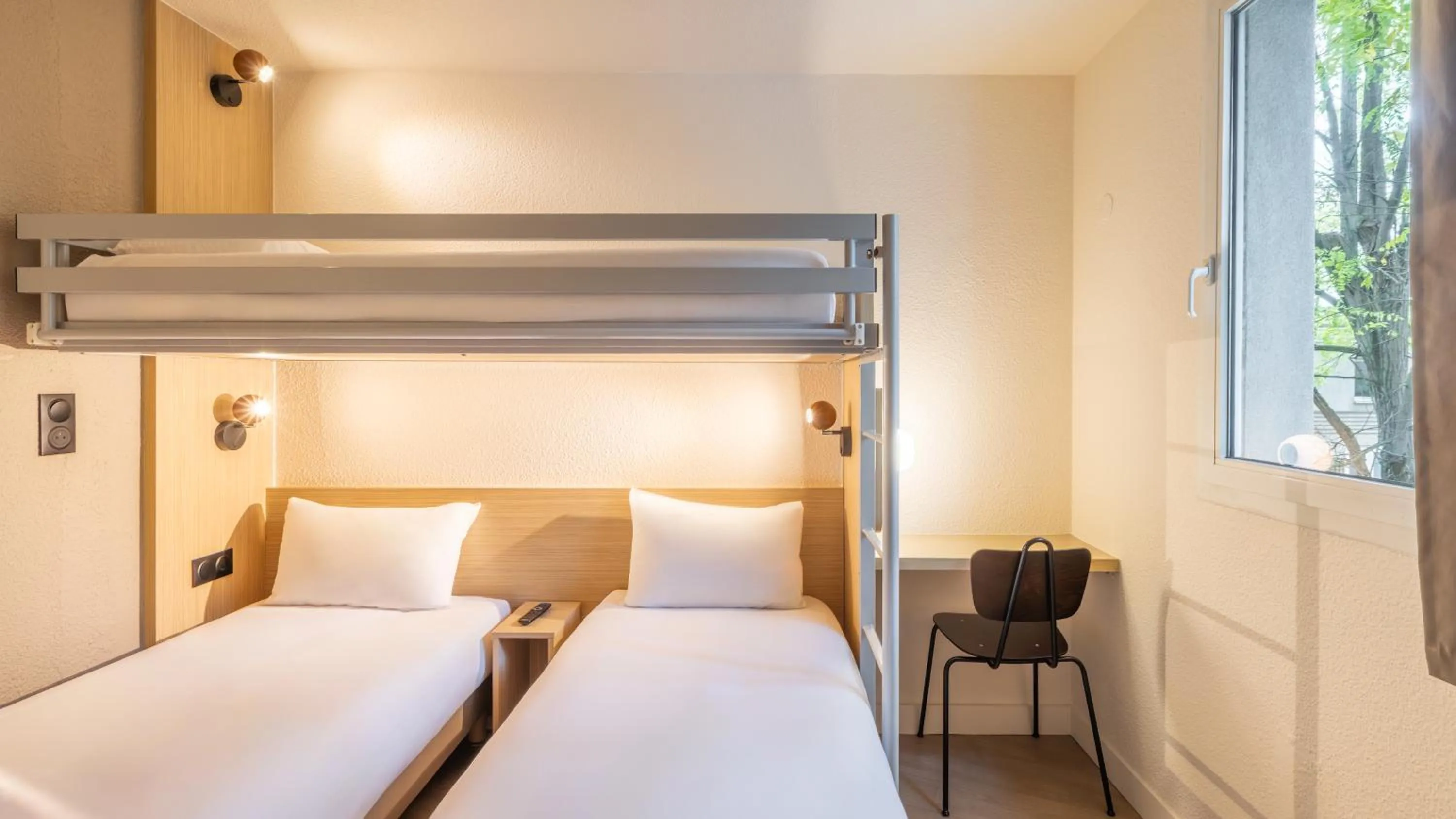 Bed in Première Classe Marne la Vallée - Bussy Saint Georges