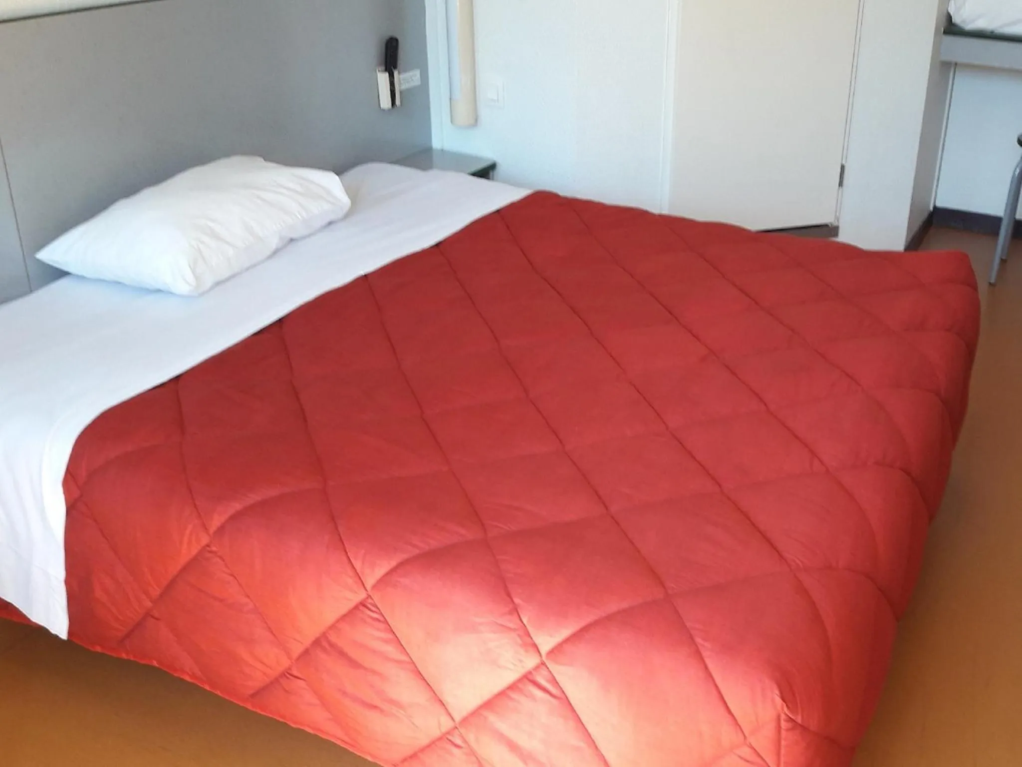 Bedroom, Bed in Premiere Classe Limoges Nord