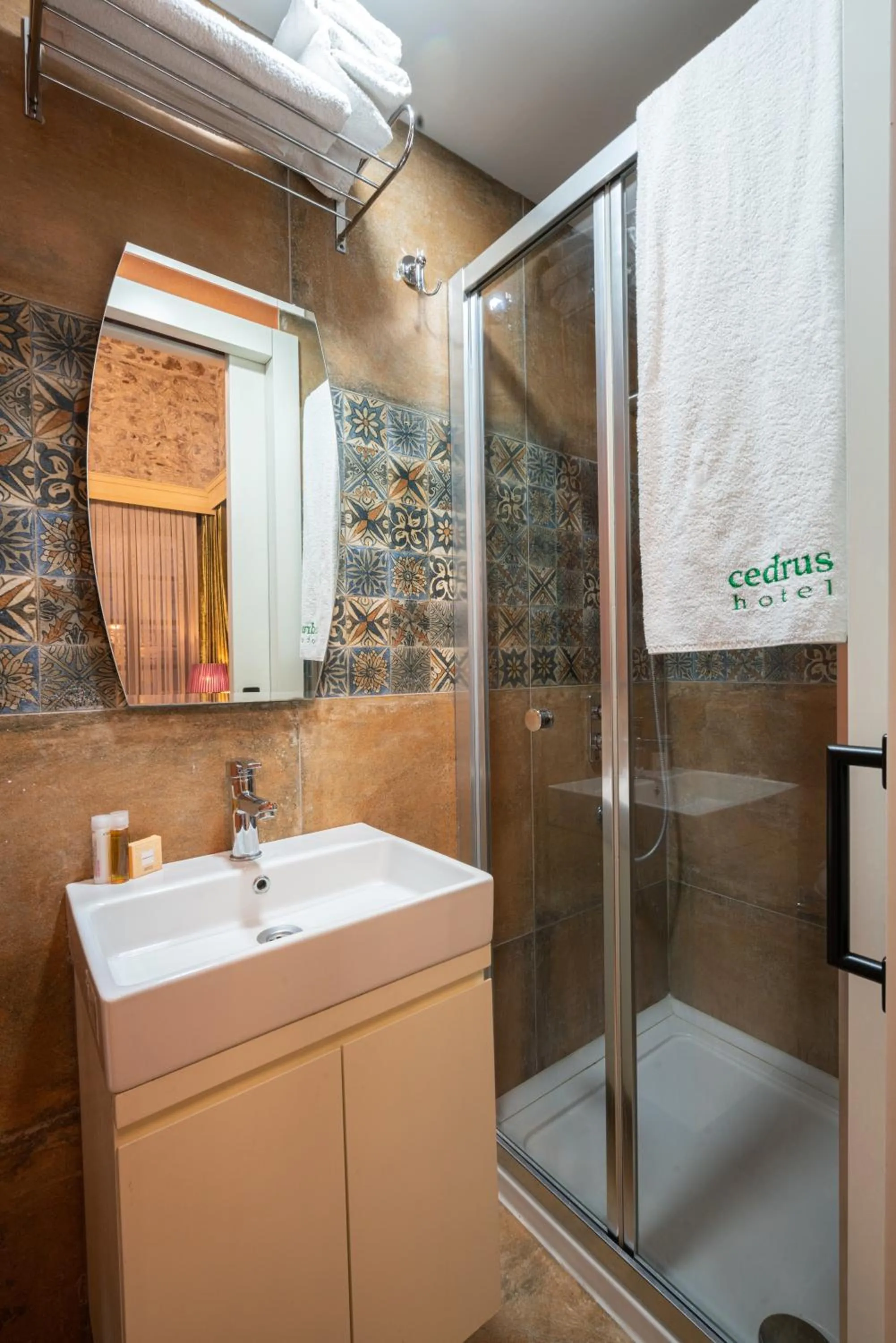 Bathroom in Cedrus Hotel