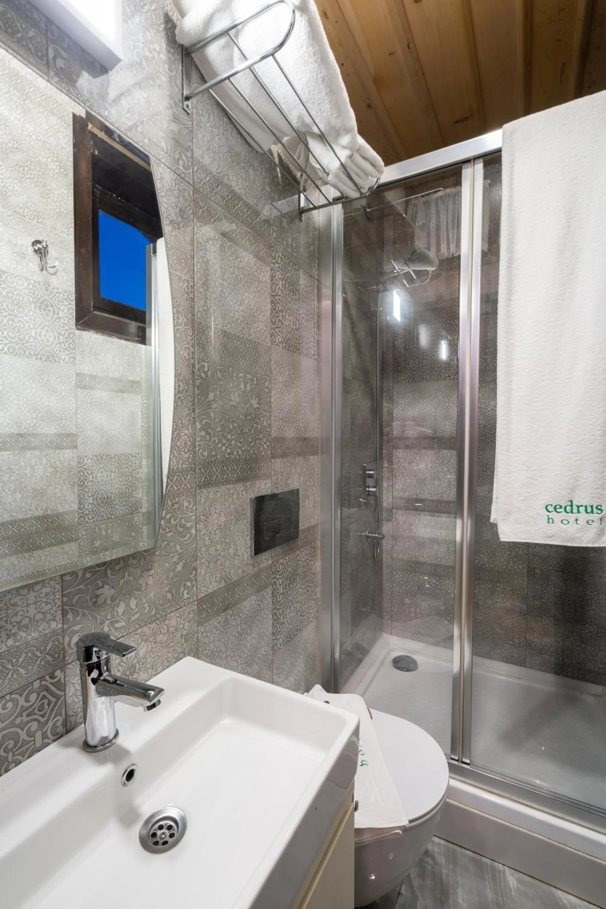 Bathroom in Cedrus Hotel