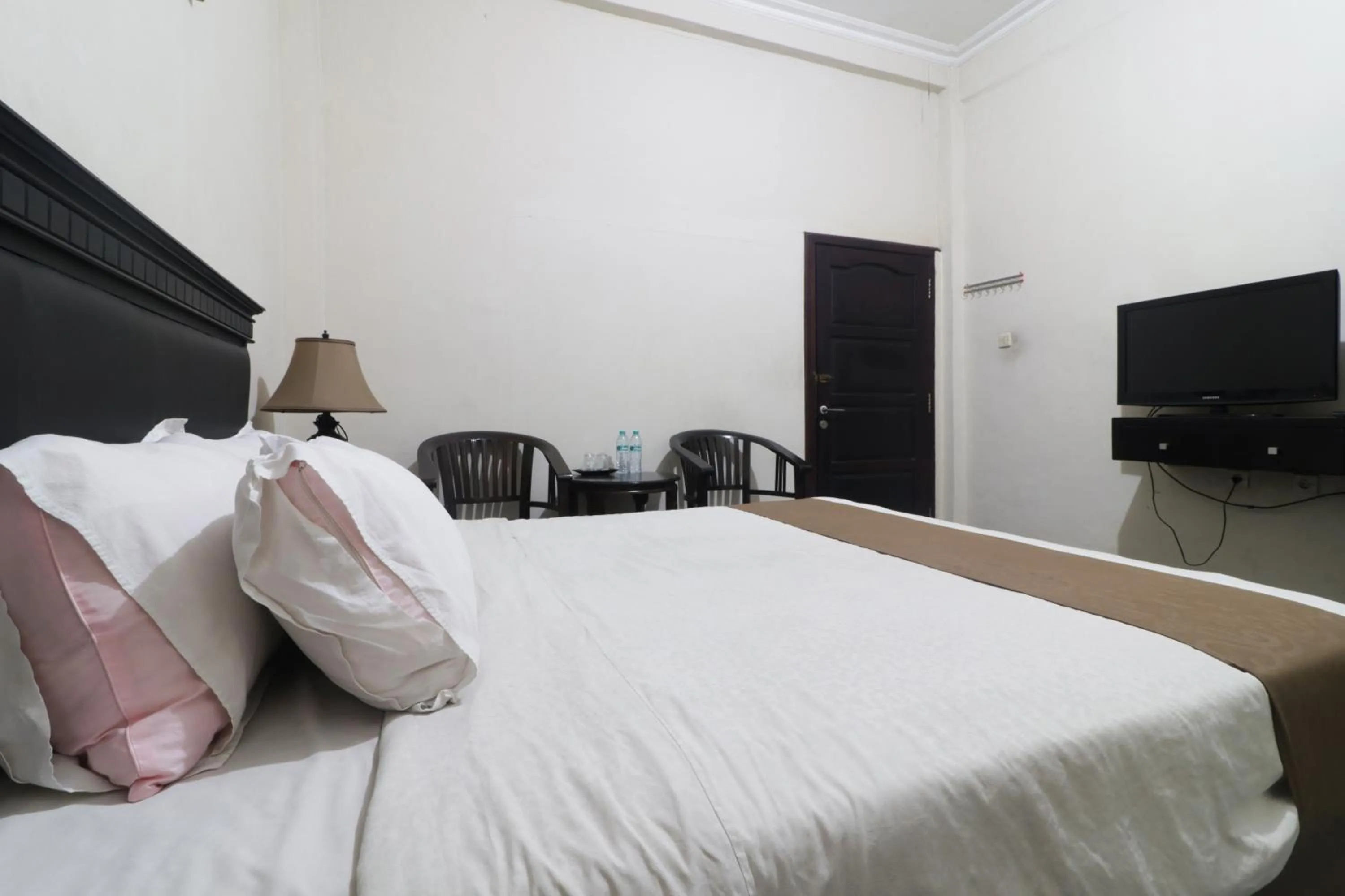 Bedroom, Bed in Hotel Antariksa