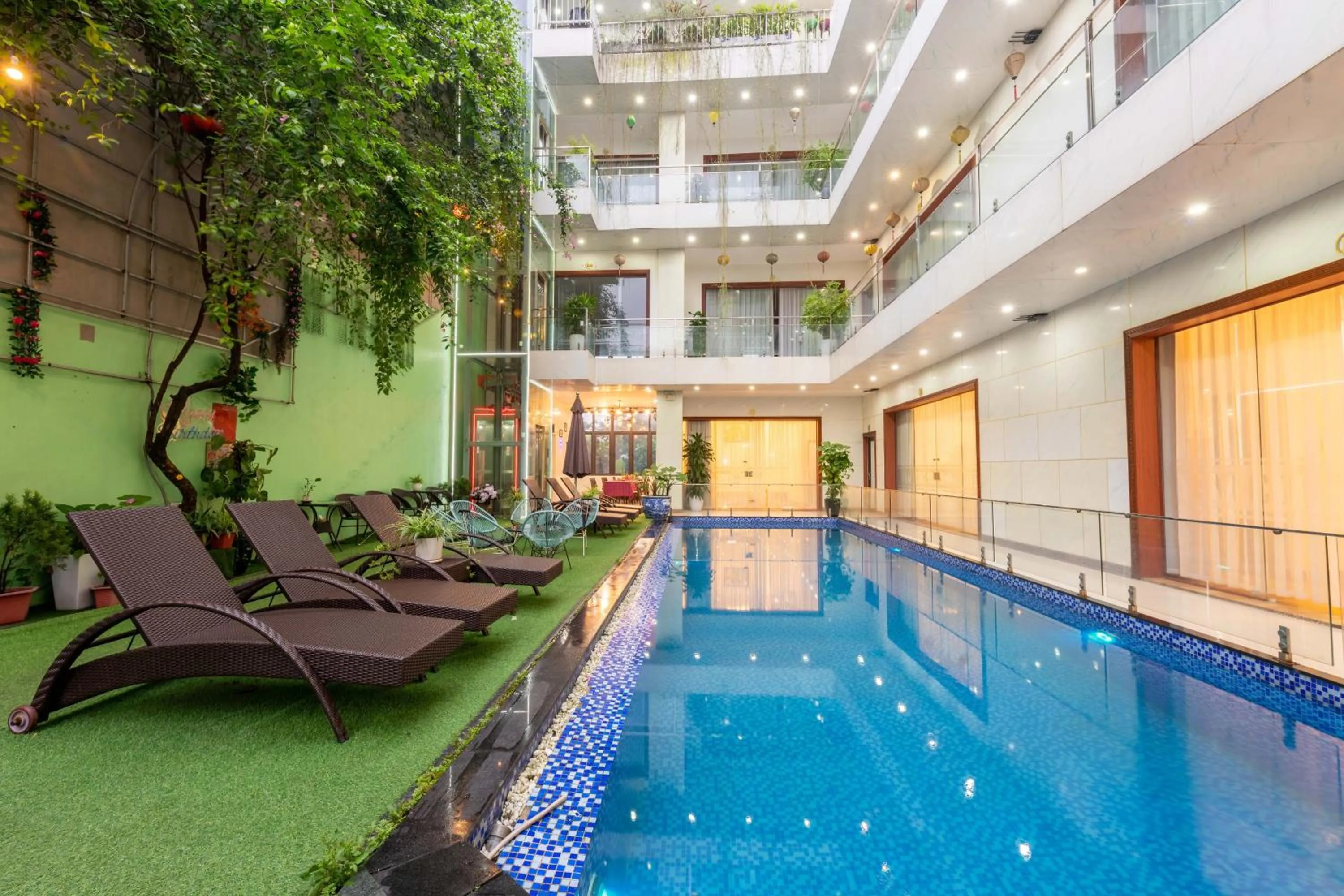 Property building in TAM COC SUNSHINE HOTEL