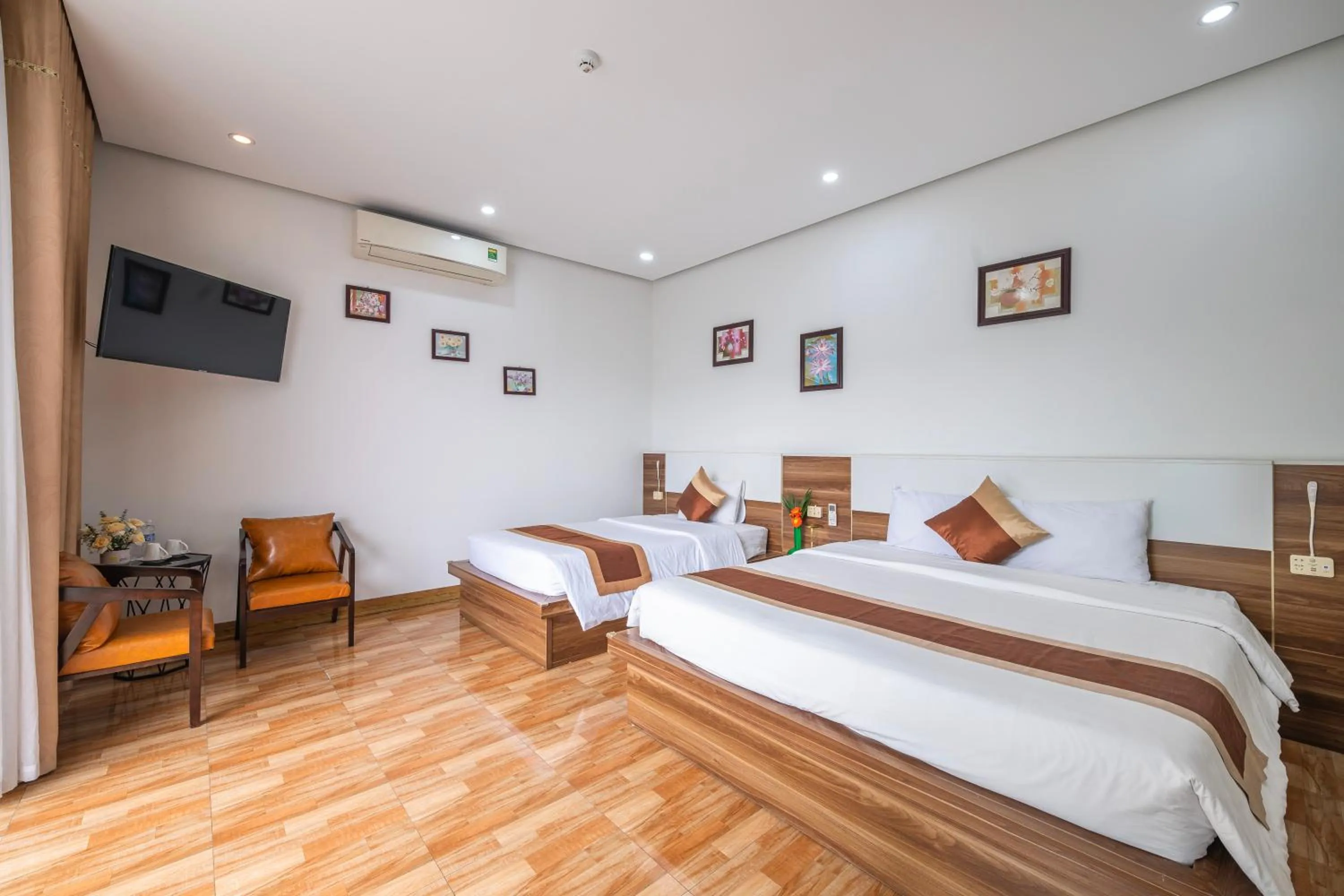 Bed in TAM COC SUNSHINE HOTEL