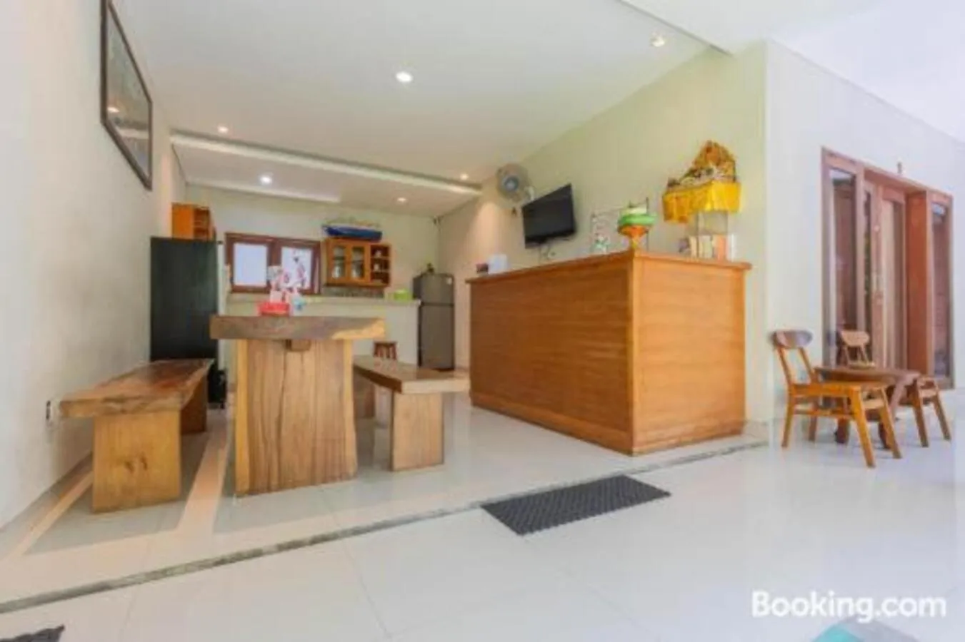 Communal kitchen in Komala Homestay