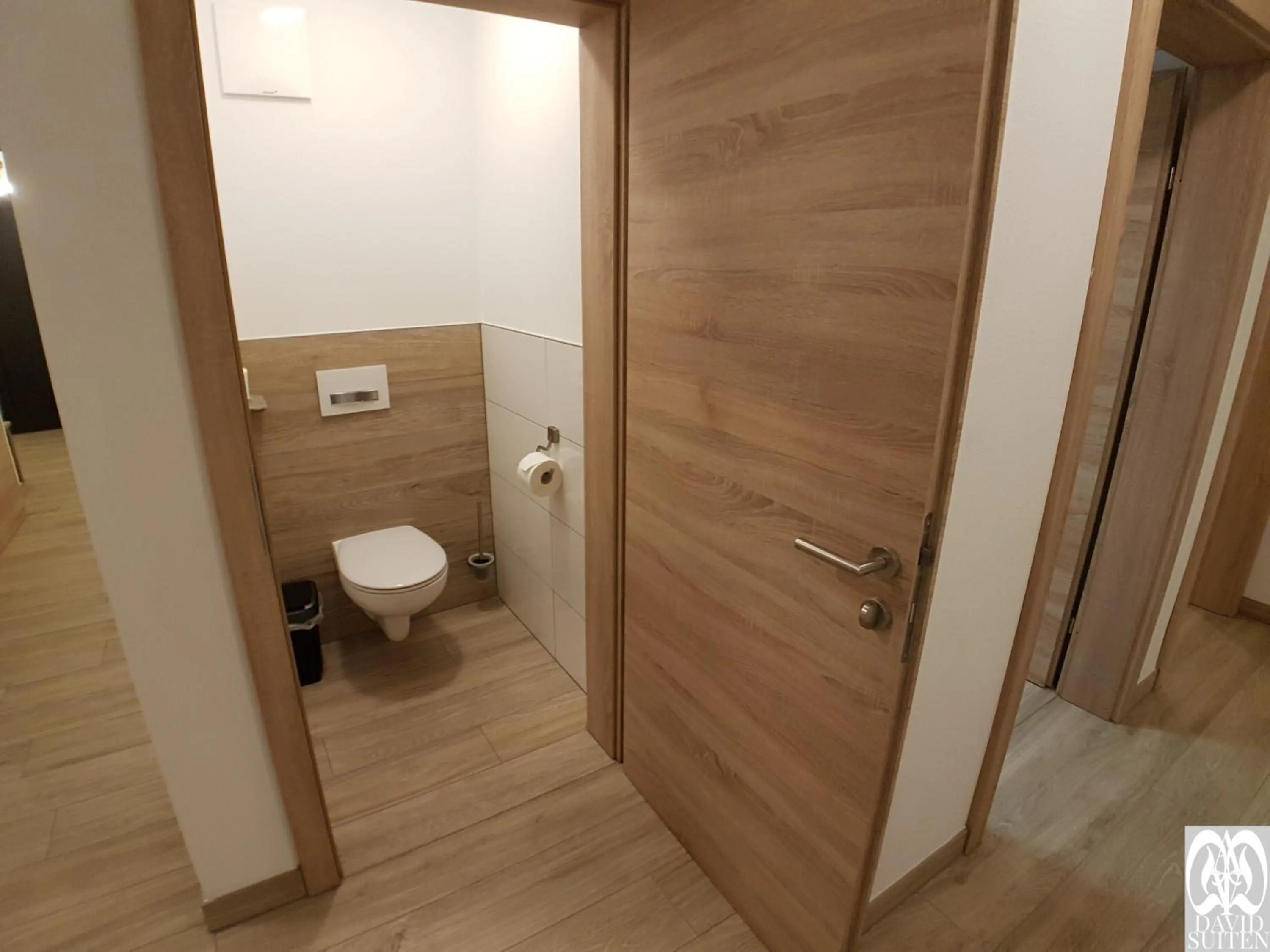 Toilet in DAVID SUITEN