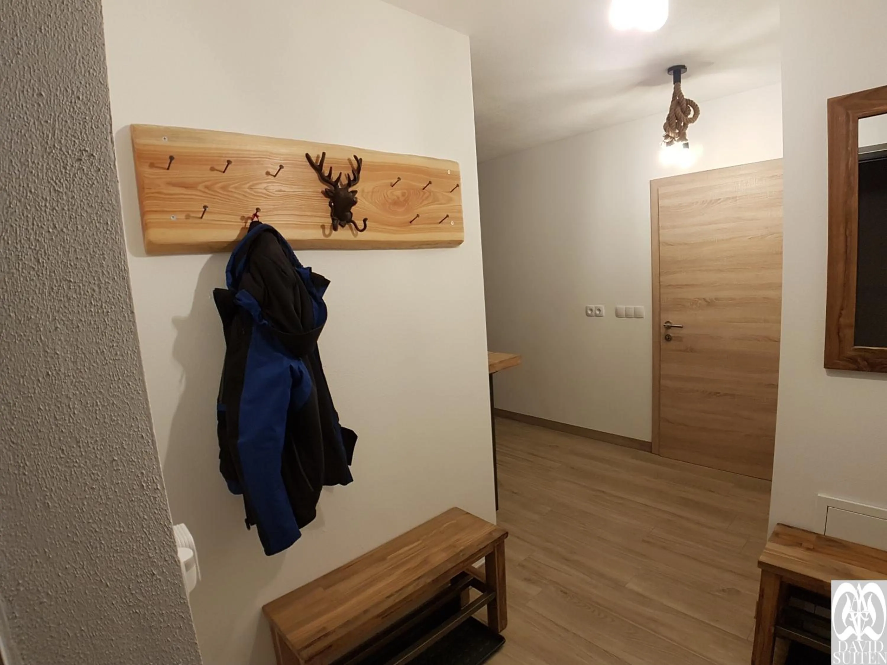 Decorative detail in DAVID SUITEN