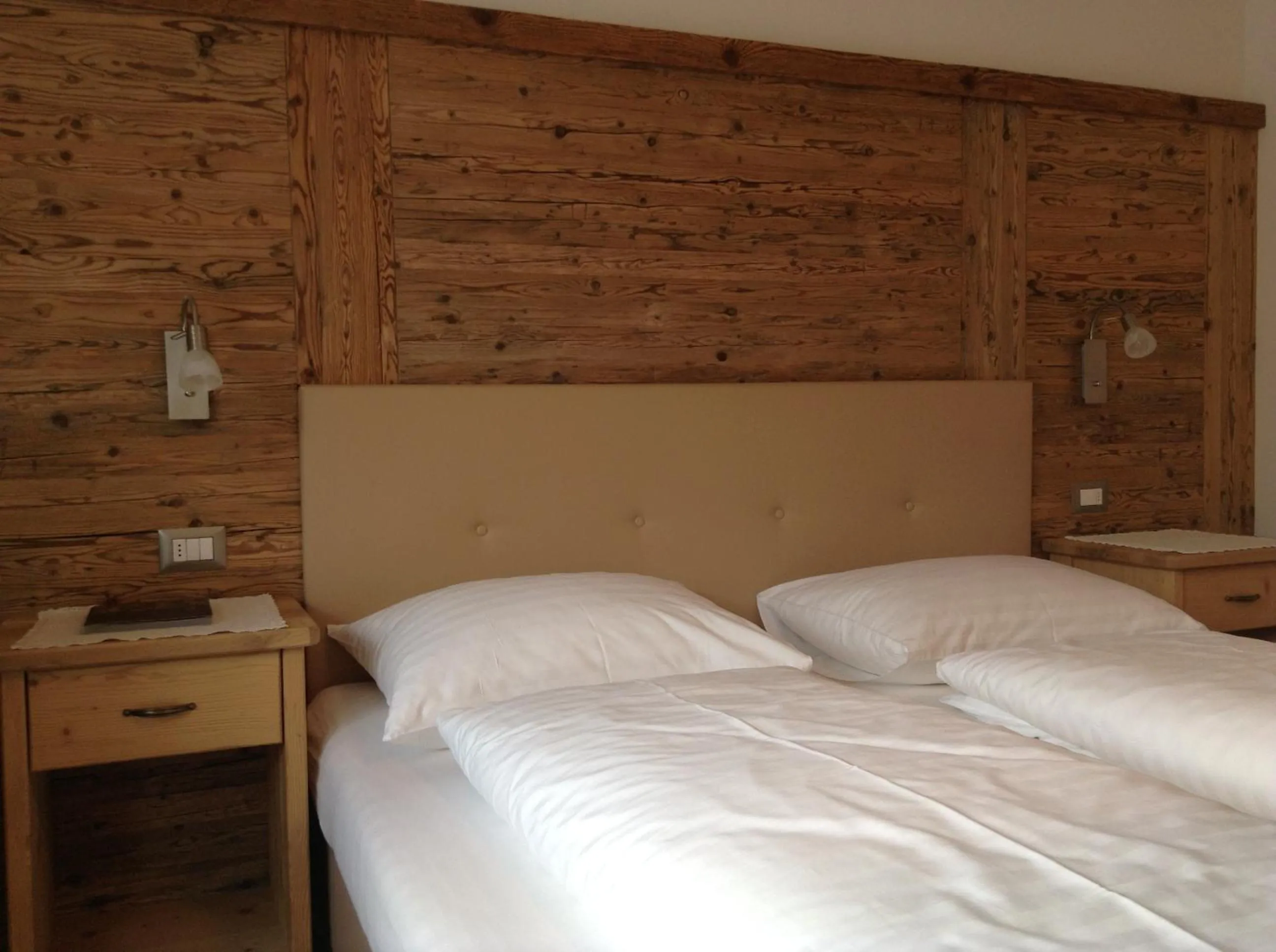 Decorative detail, Bed in Villa Seceda