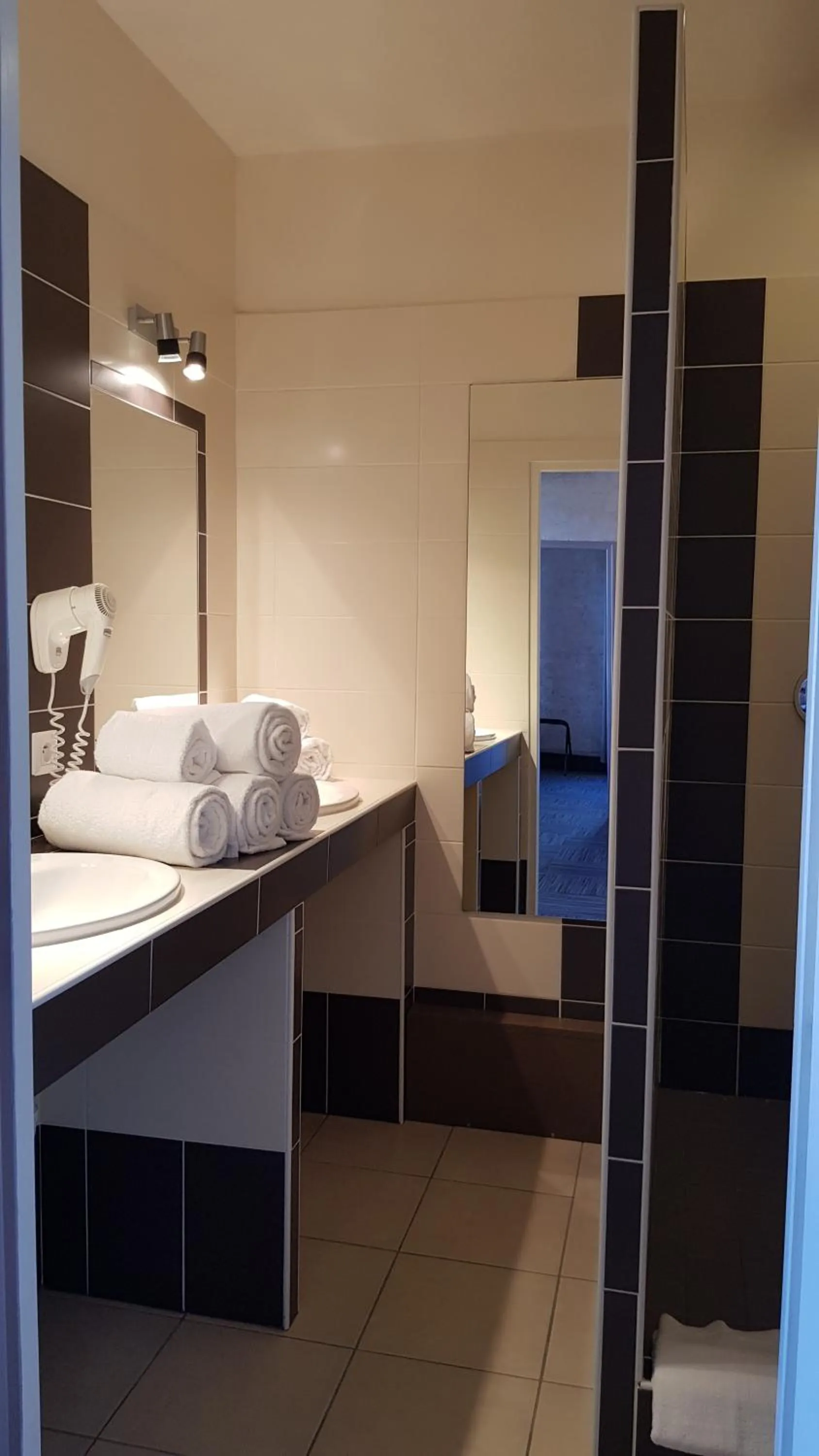 Bed in Hostellerie d'Héloïse Logis