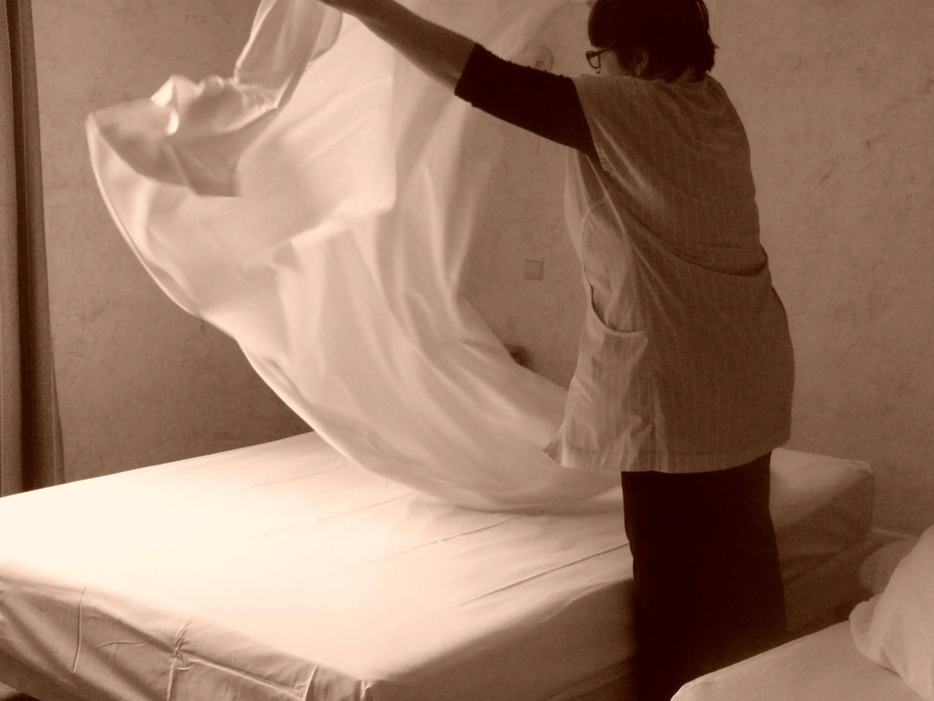 Bed in Hostellerie d'Héloïse Logis