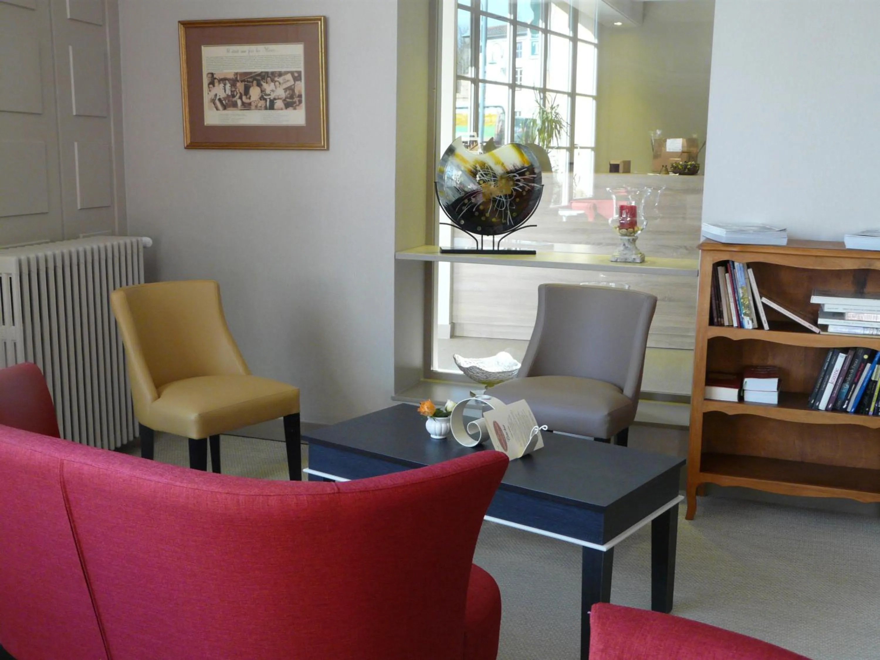 Lounge or bar in Hostellerie d'Héloïse Logis