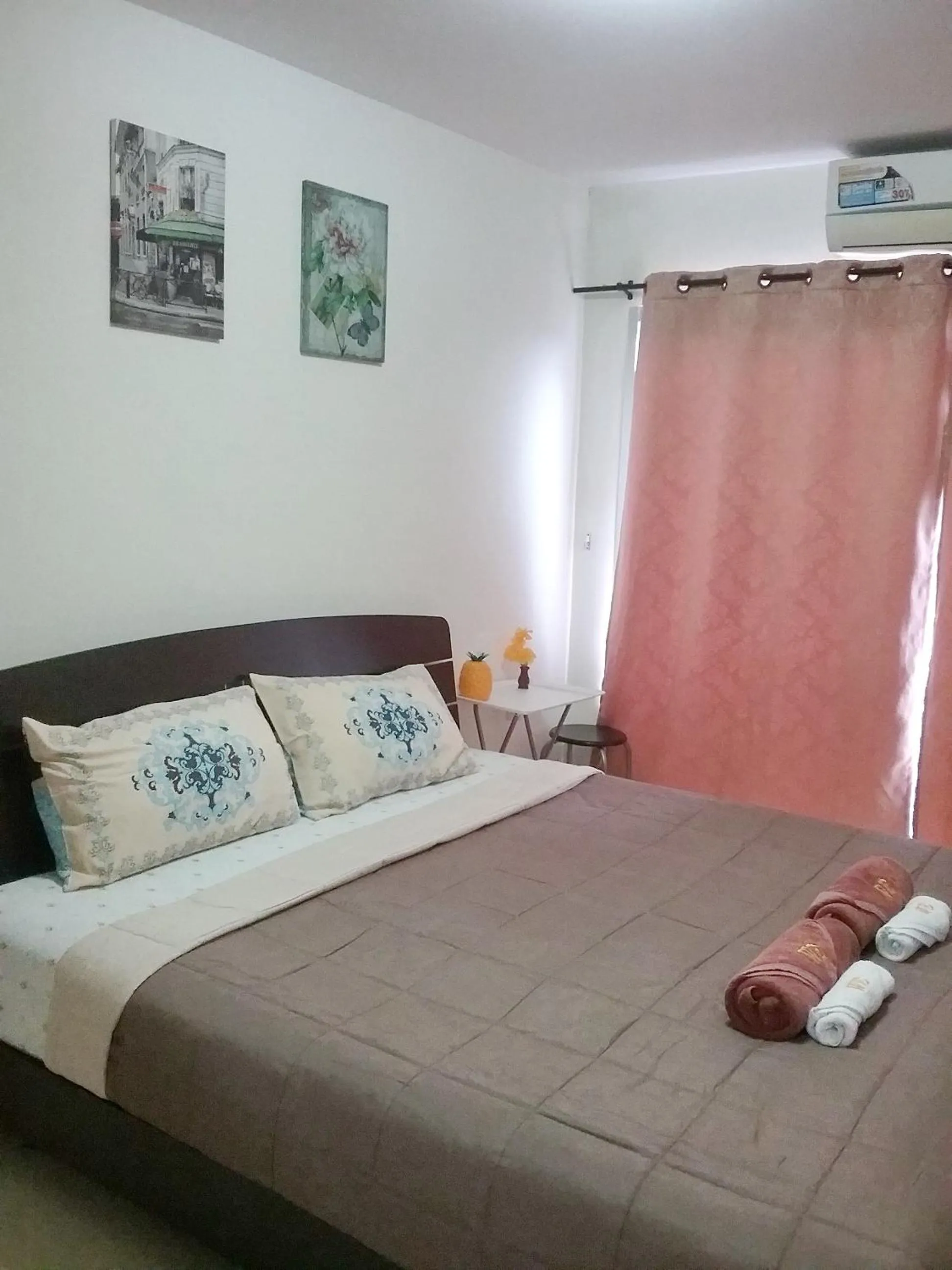 Property building, Bed in We Love Kata