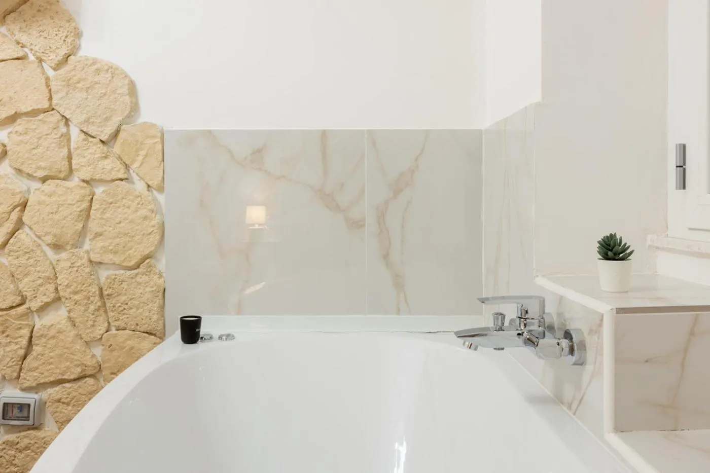 Bath in Fior Di Loto Rooms