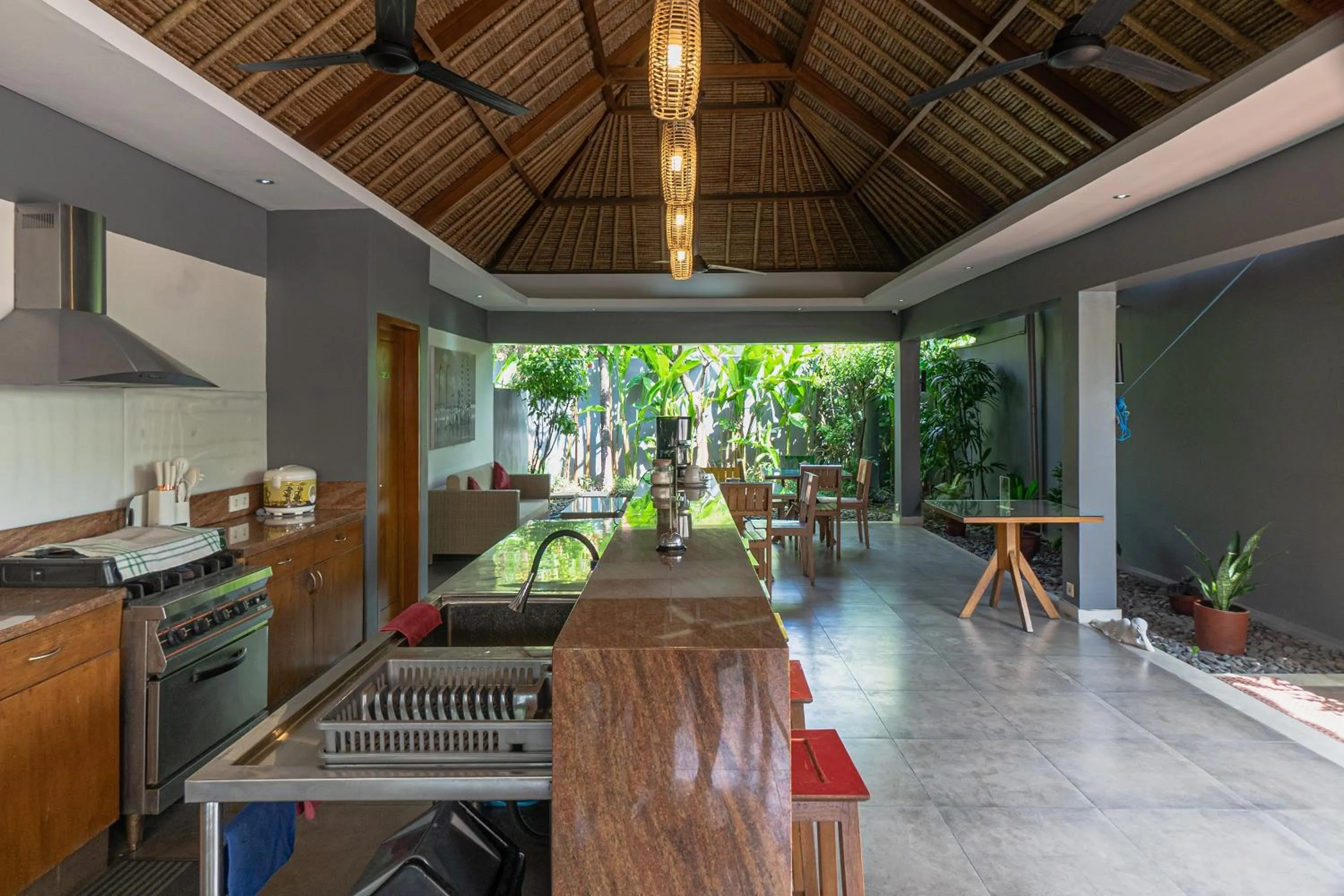 Kitchen or kitchenette in Balinea Holiday Home