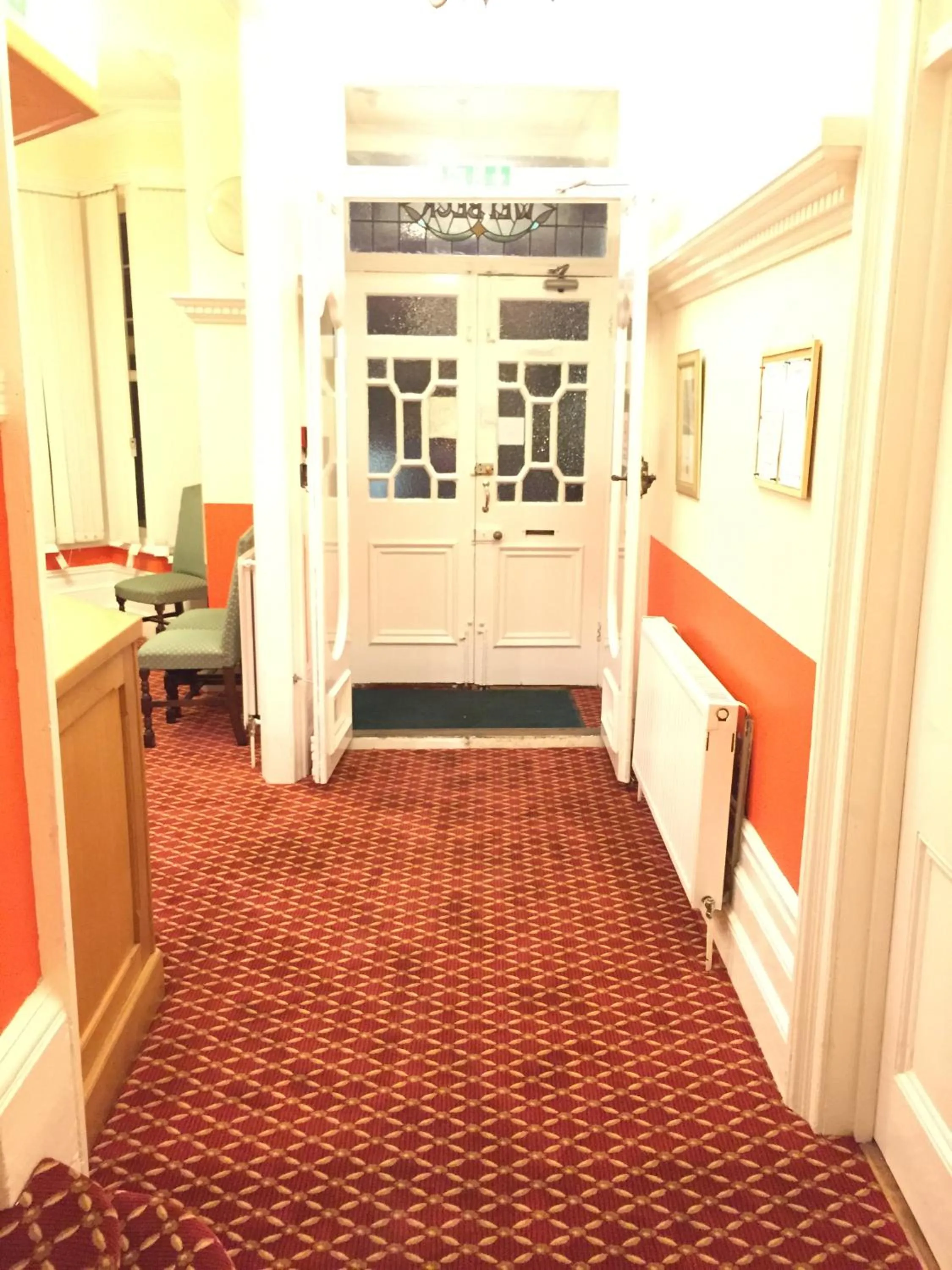 Lobby or reception in Welbeck Hotel - Close to Beach, Train Station & Southend Airport