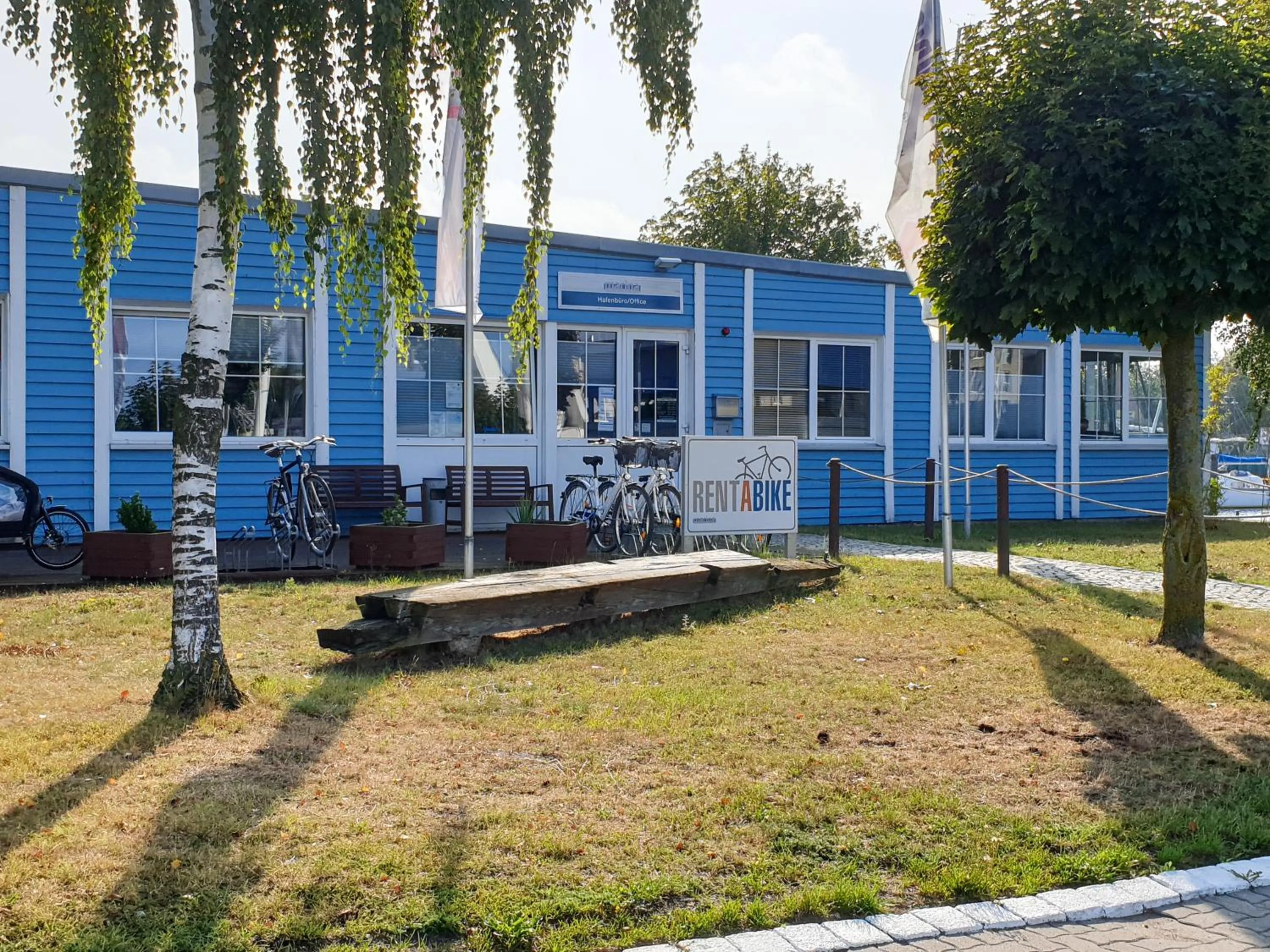 Cycling in slube am Yachthafen Greifswald