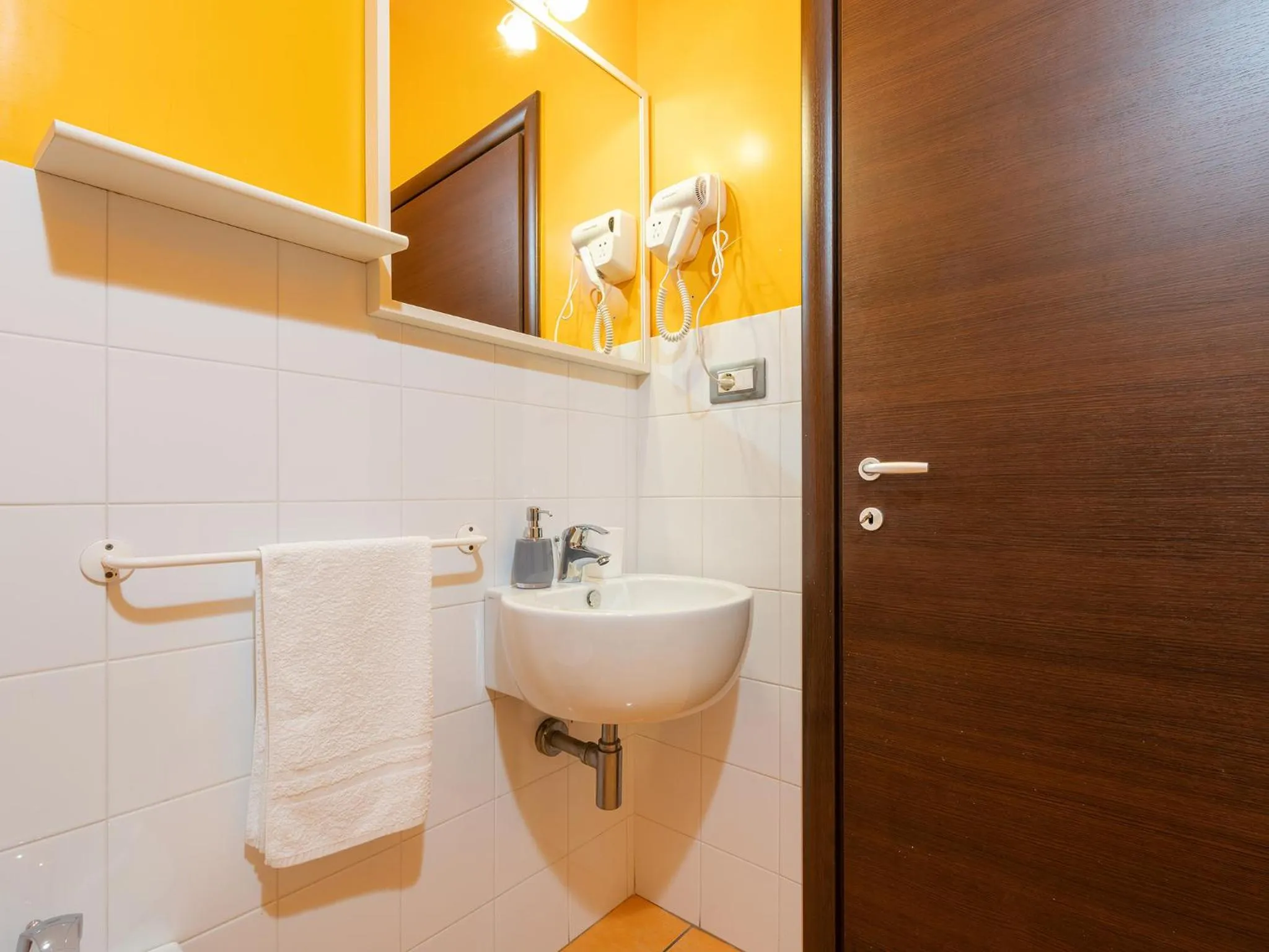 Bathroom in Thanit Rooms