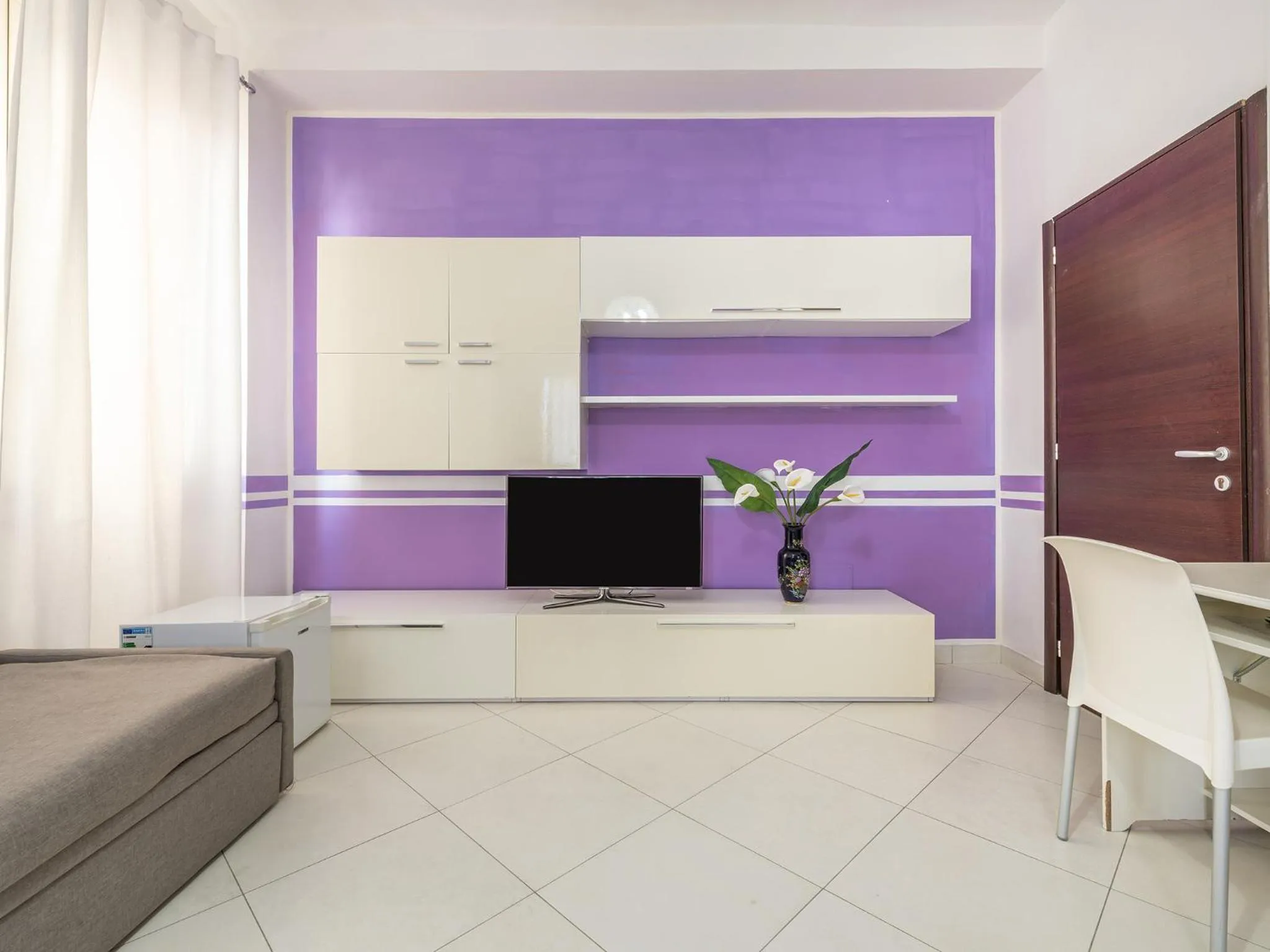 TV and multimedia in Thanit Rooms