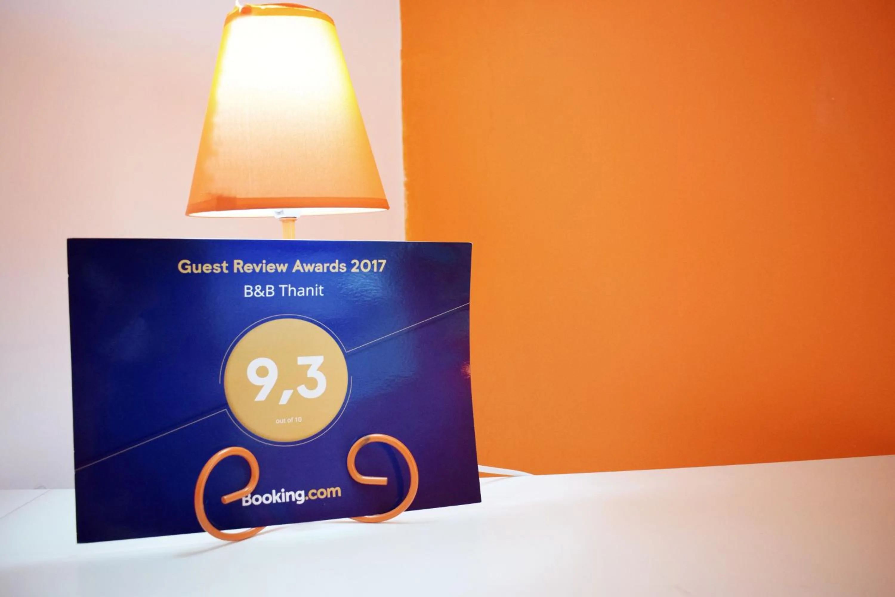 Certificate/Award in Thanit Rooms