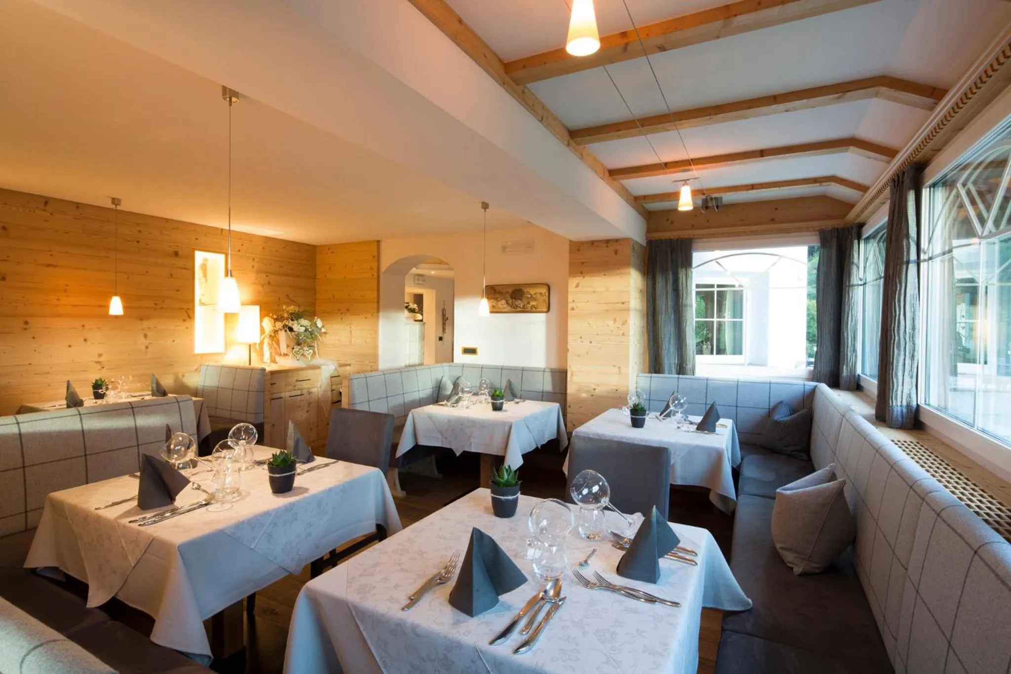 Restaurant/places to eat in Hotel Comploj Adults only