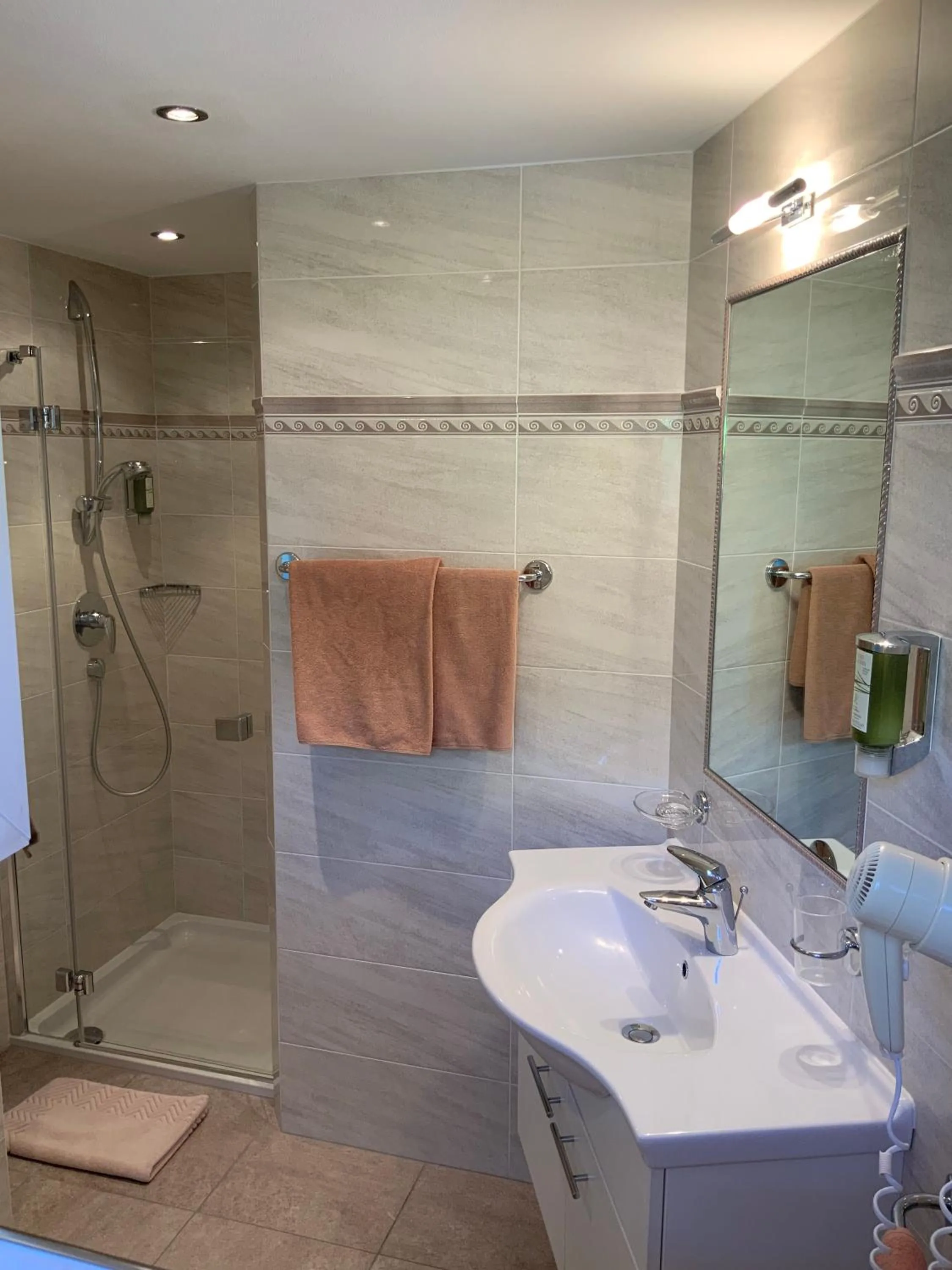 Shower in Hotel Comploj Adults only